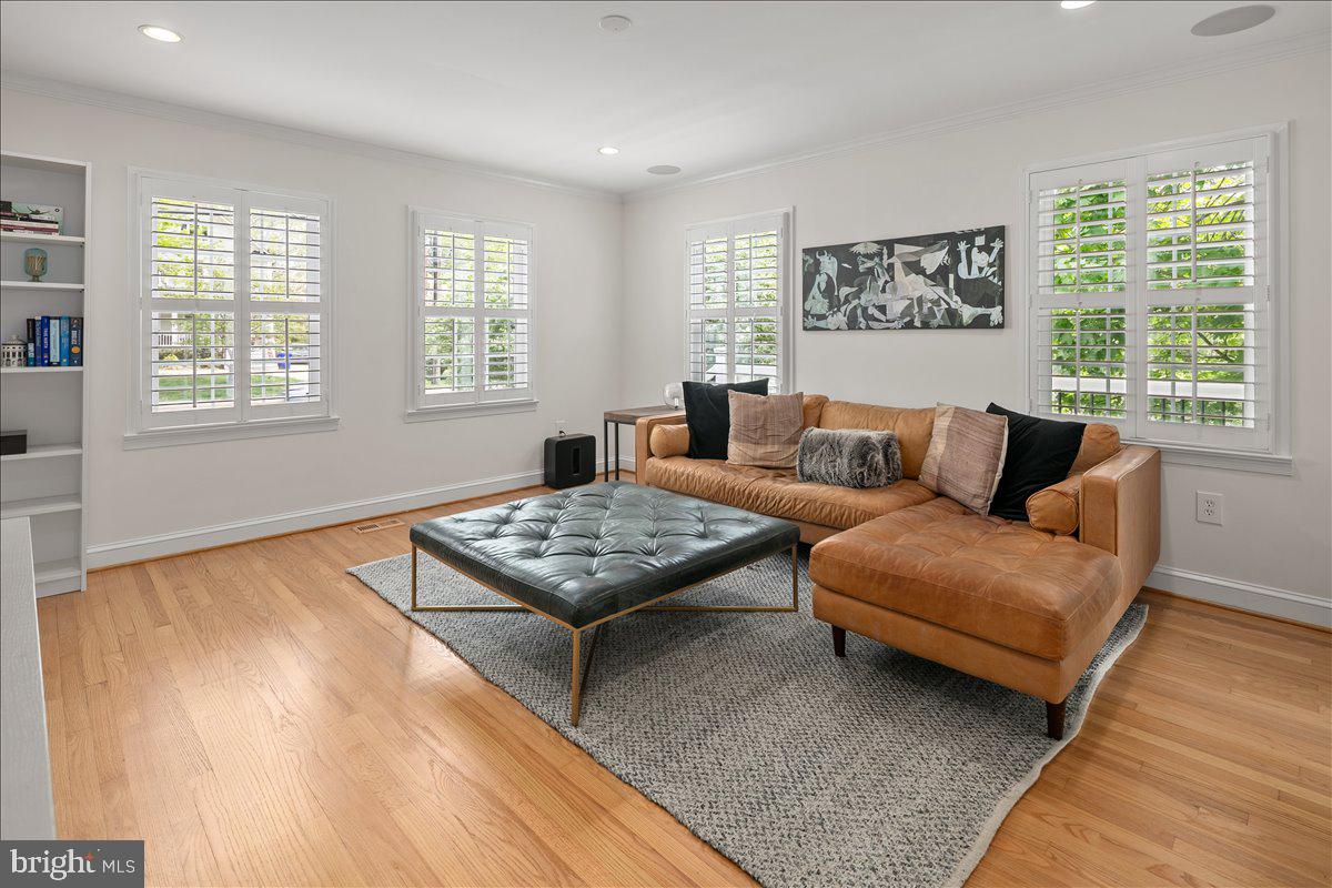 KENSINGTON ESTATES - Residential