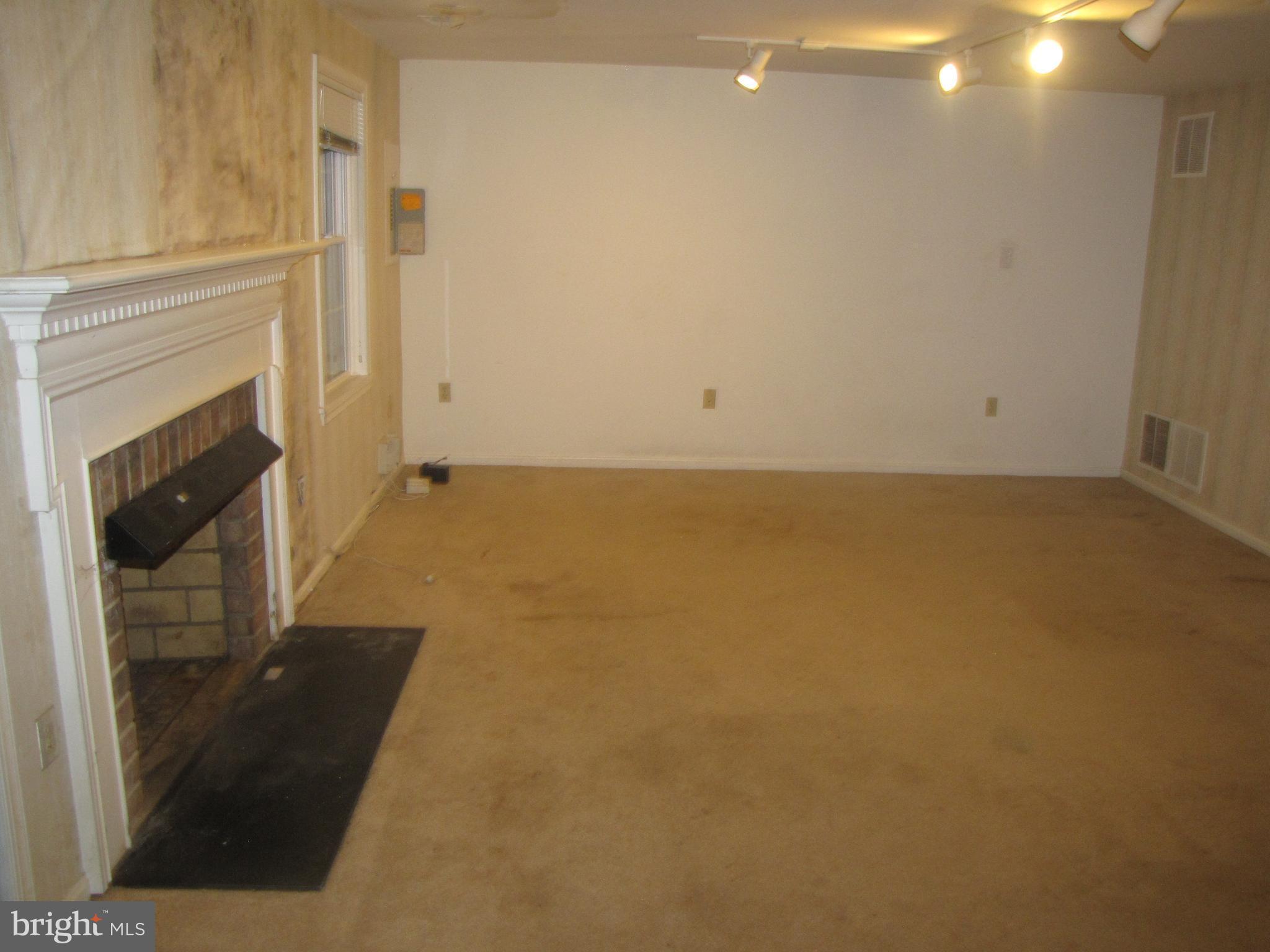 HUNTER VILLAGE - Residential