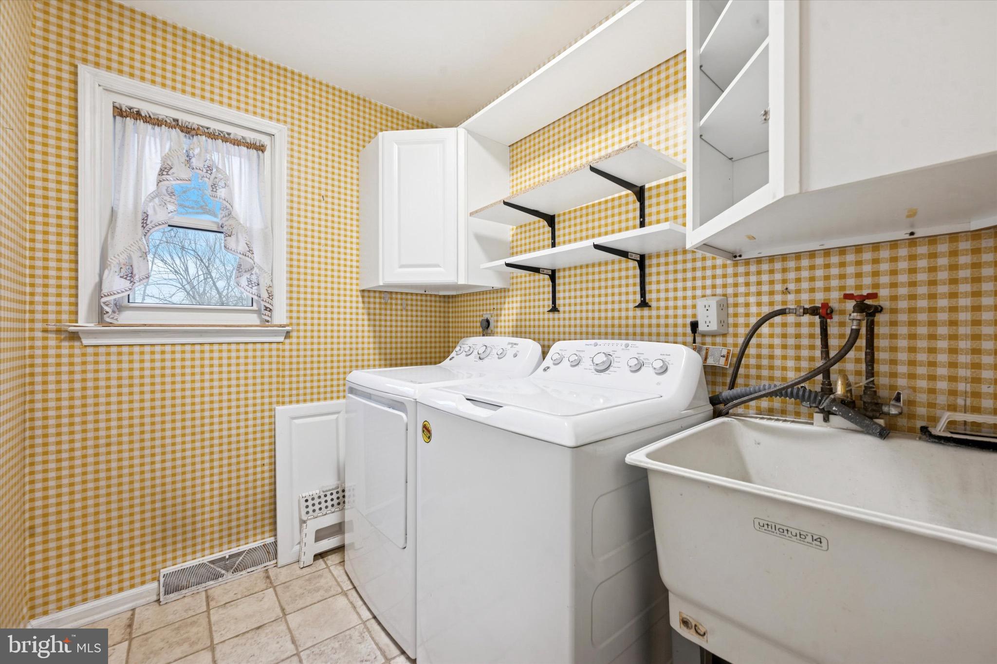 WEST GATE VIL - Residential