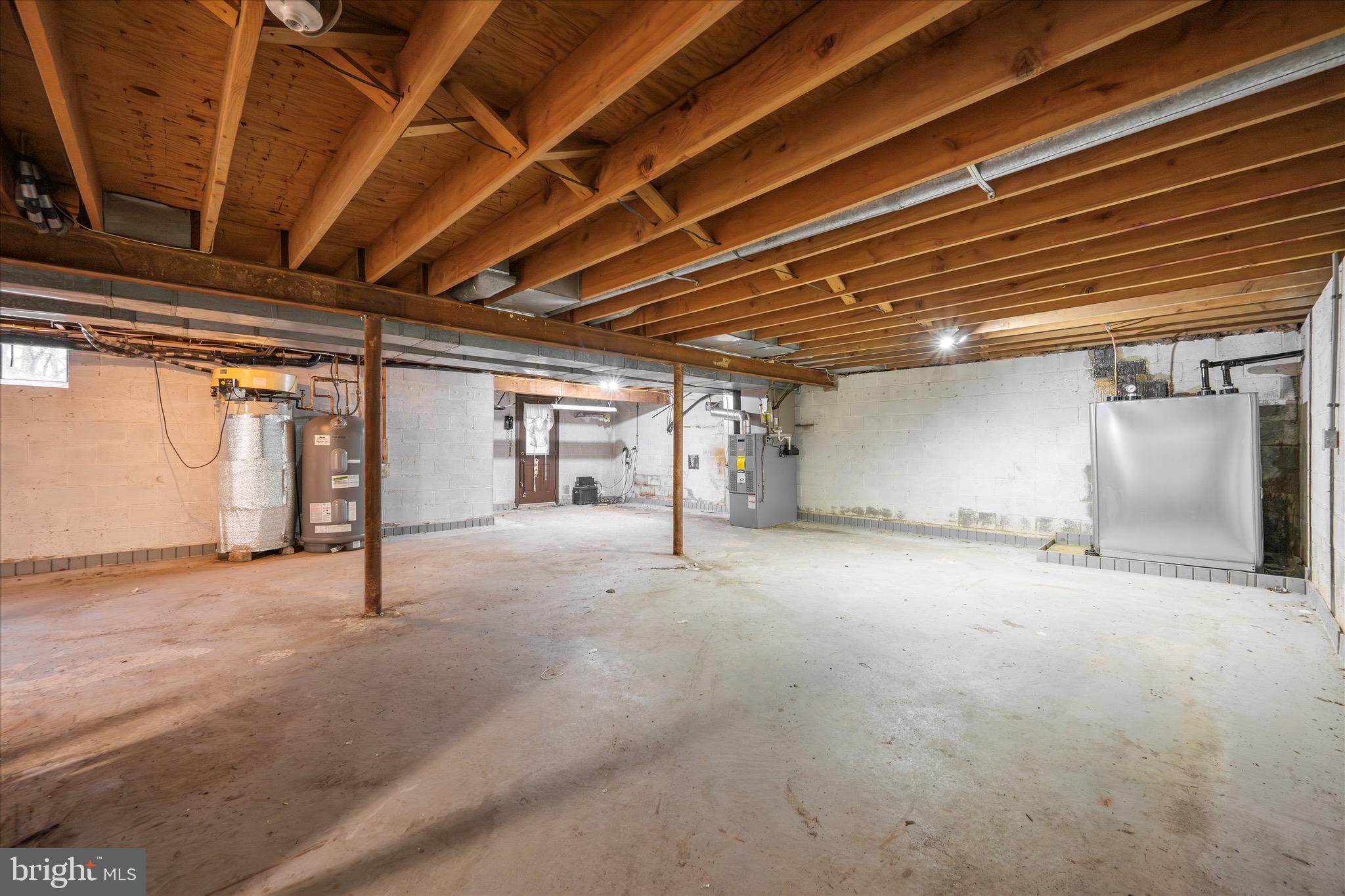 WEST GATE VIL - Residential