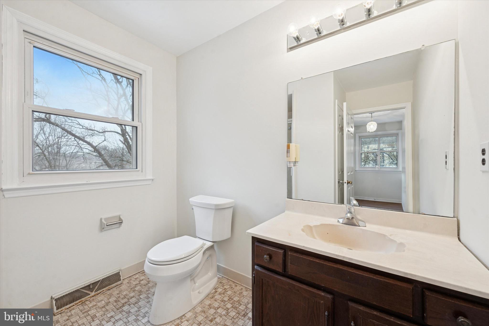 WEST GATE VIL - Residential