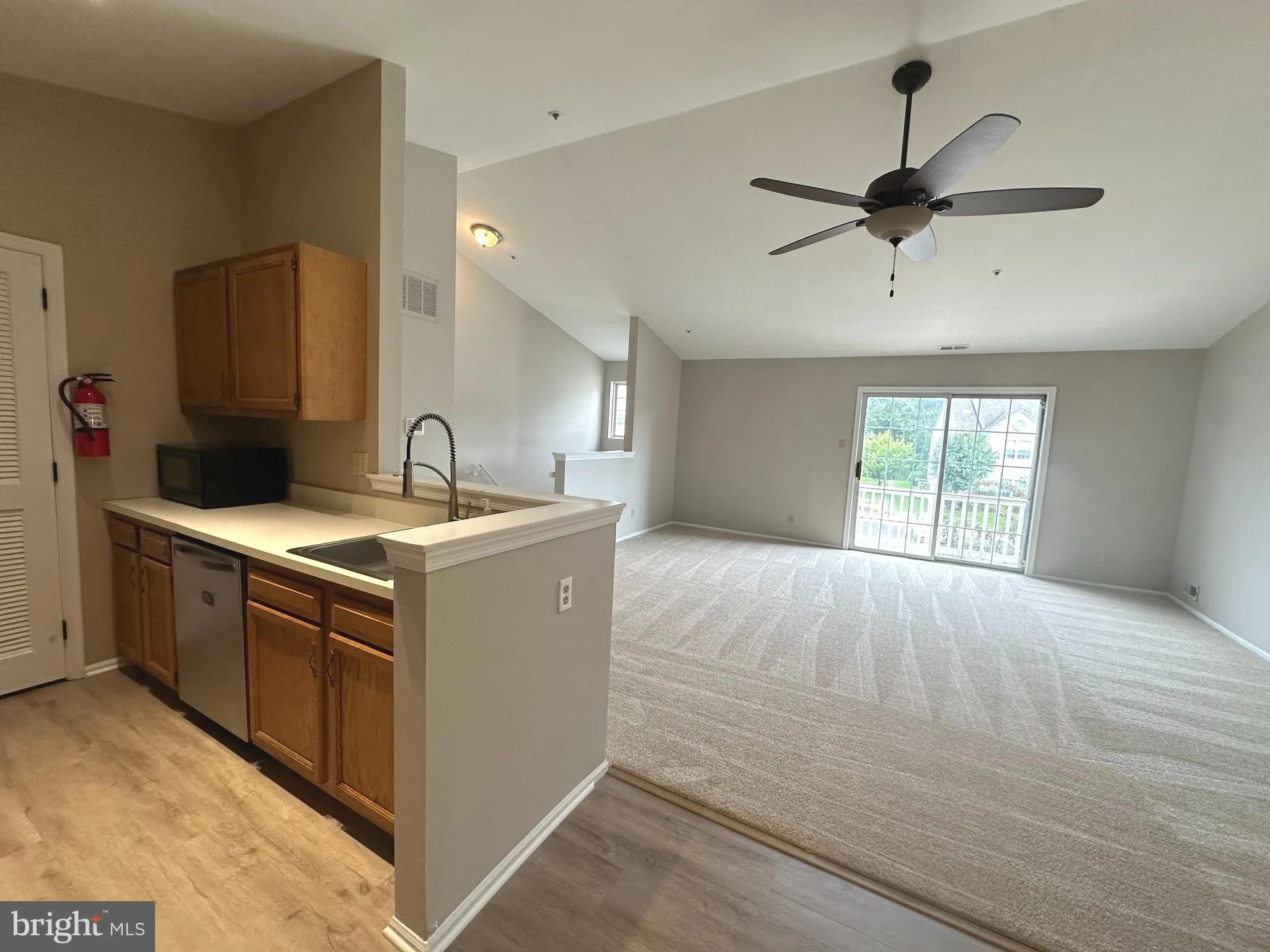 Mantua, New Jersey 08051, United States, 2 Bedrooms Bedrooms, ,2 BathroomsBathrooms,Residential,Coming Soon,202305