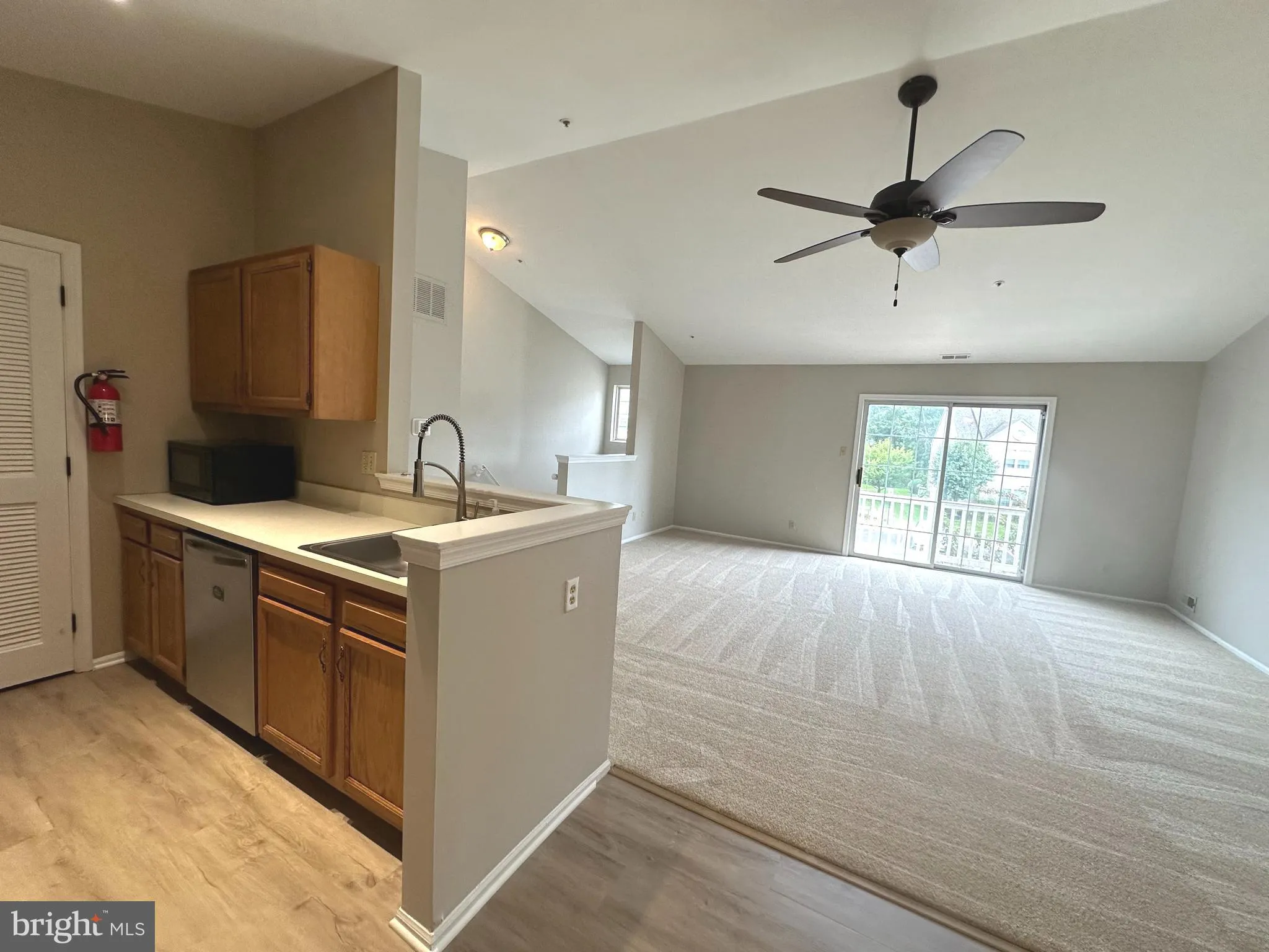 Mantua, New Jersey 08051, United States, 2 Bedrooms Bedrooms, ,2 BathroomsBathrooms,Residential,Coming Soon,202305