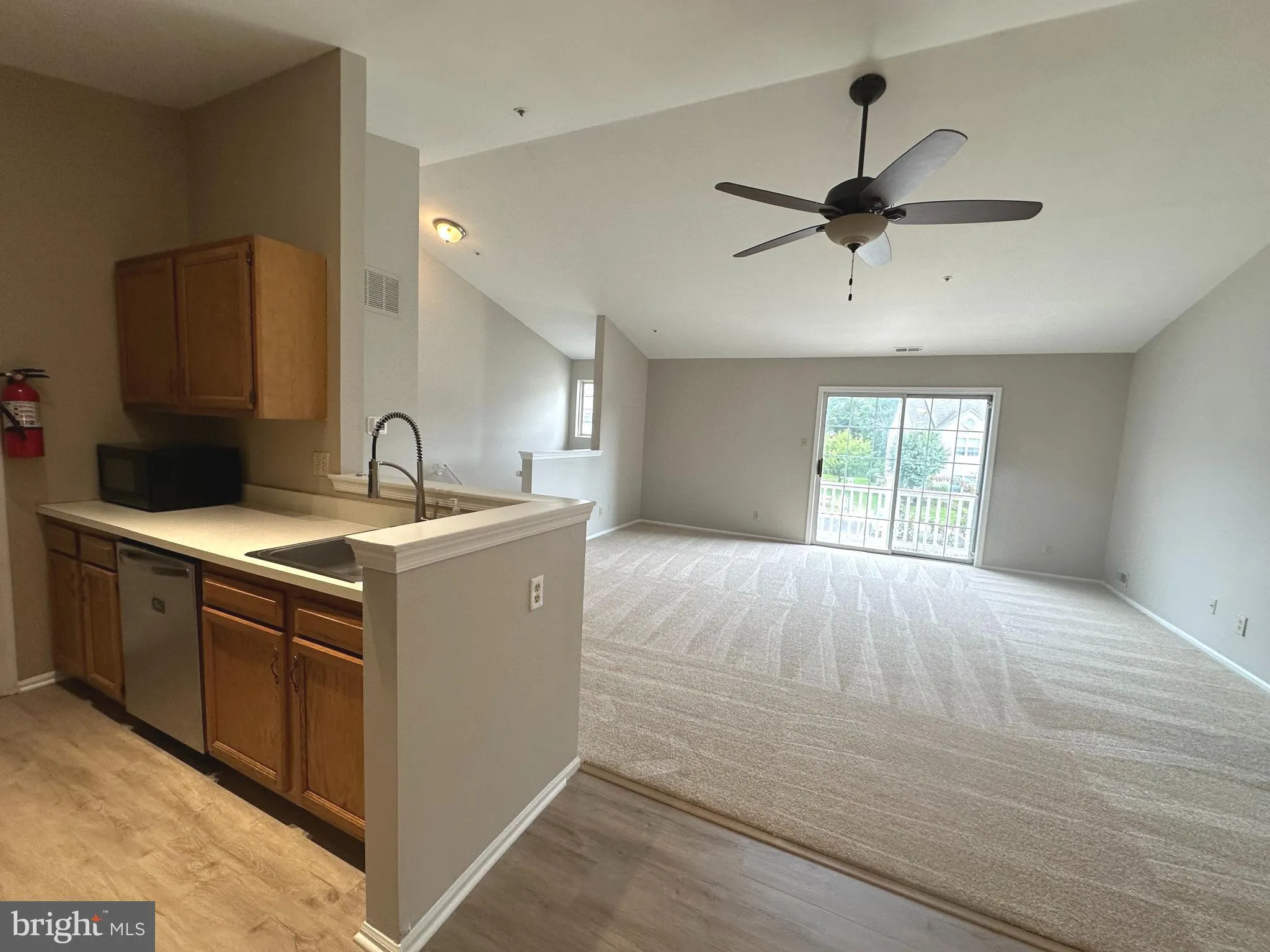 Mantua, New Jersey 08051, United States, 2 Bedrooms Bedrooms, ,2 BathroomsBathrooms,Residential,Coming Soon,202305