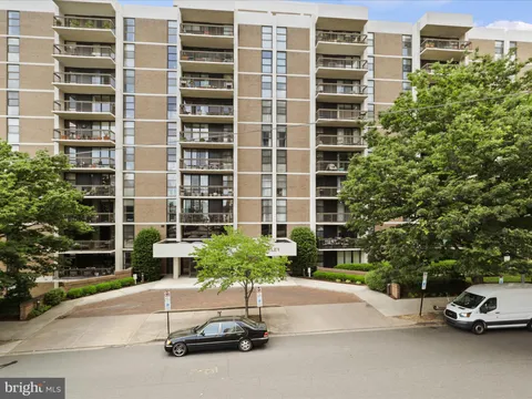 1016 S Wayne Street Unit 404, Arlington, VA MLS: VAAR2056424