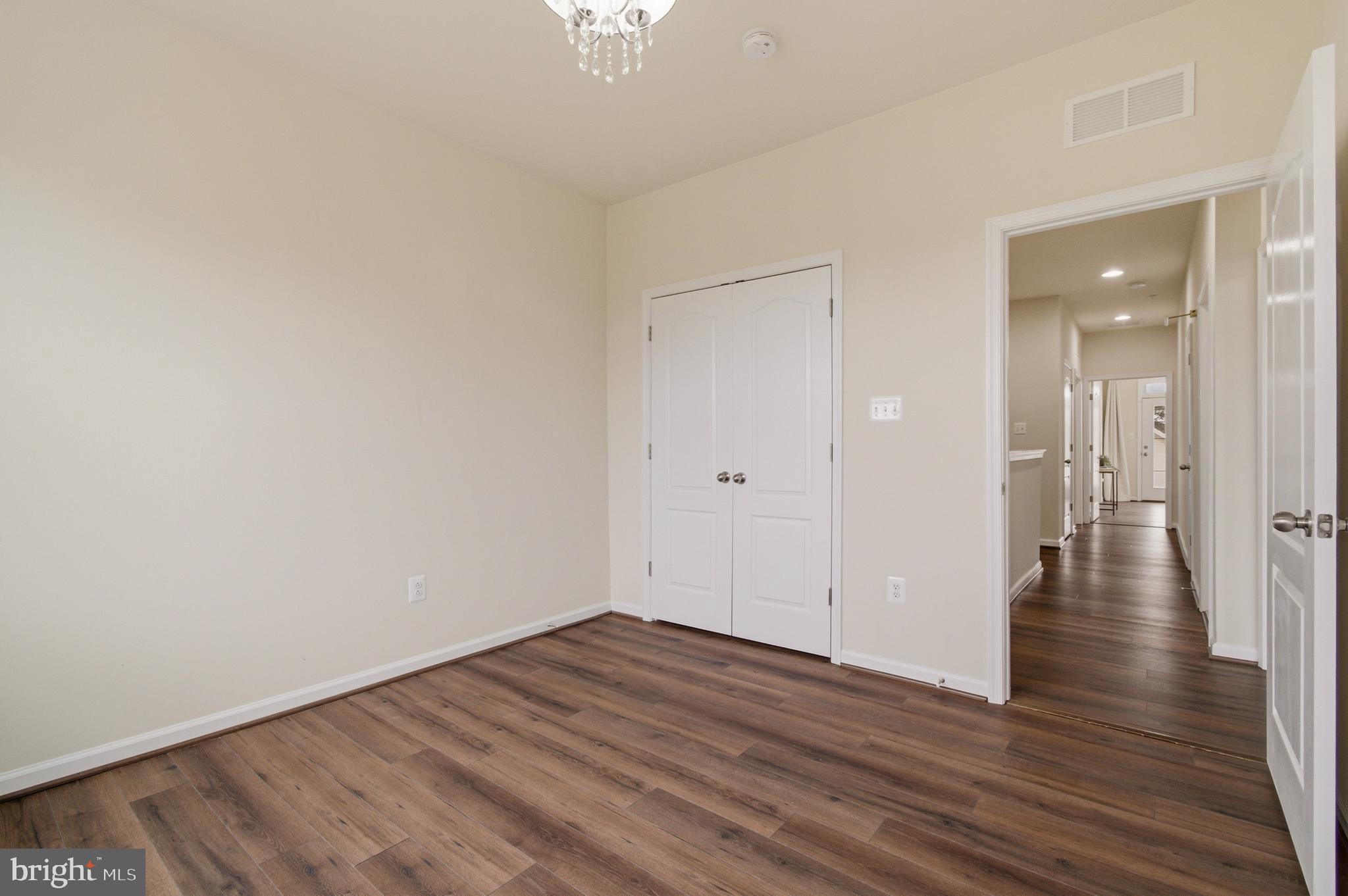 OXFORD SQUARE - Residential