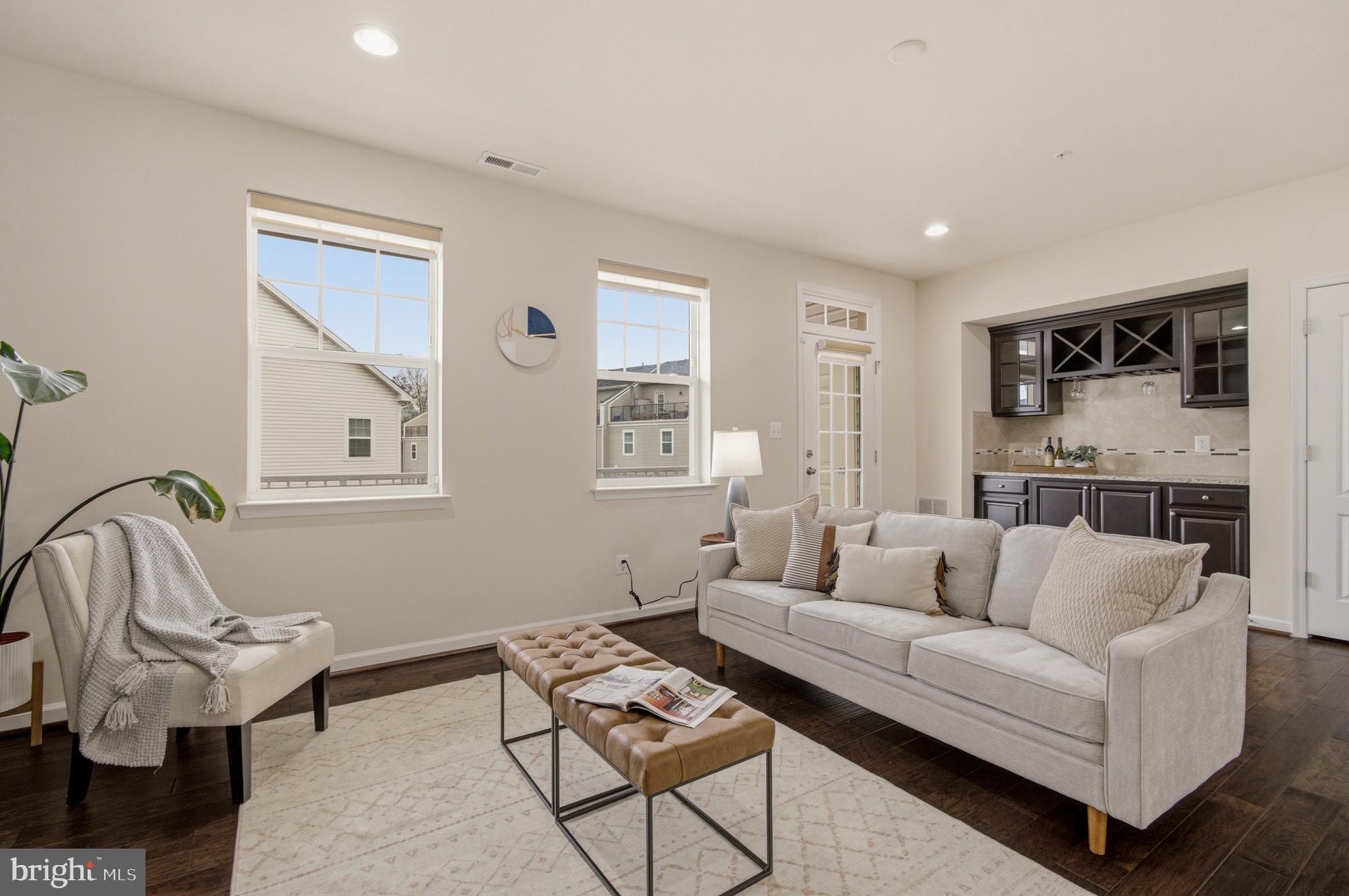 OXFORD SQUARE - Residential