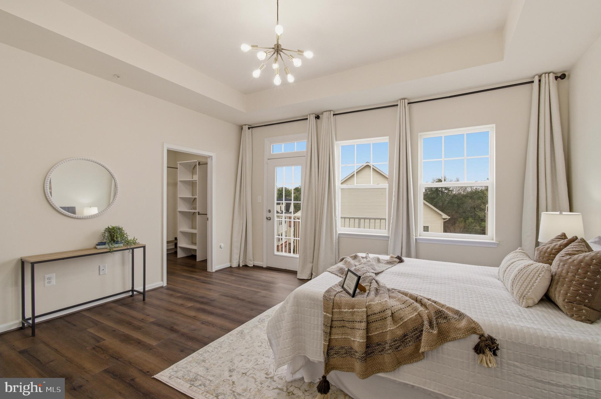 OXFORD SQUARE - Residential