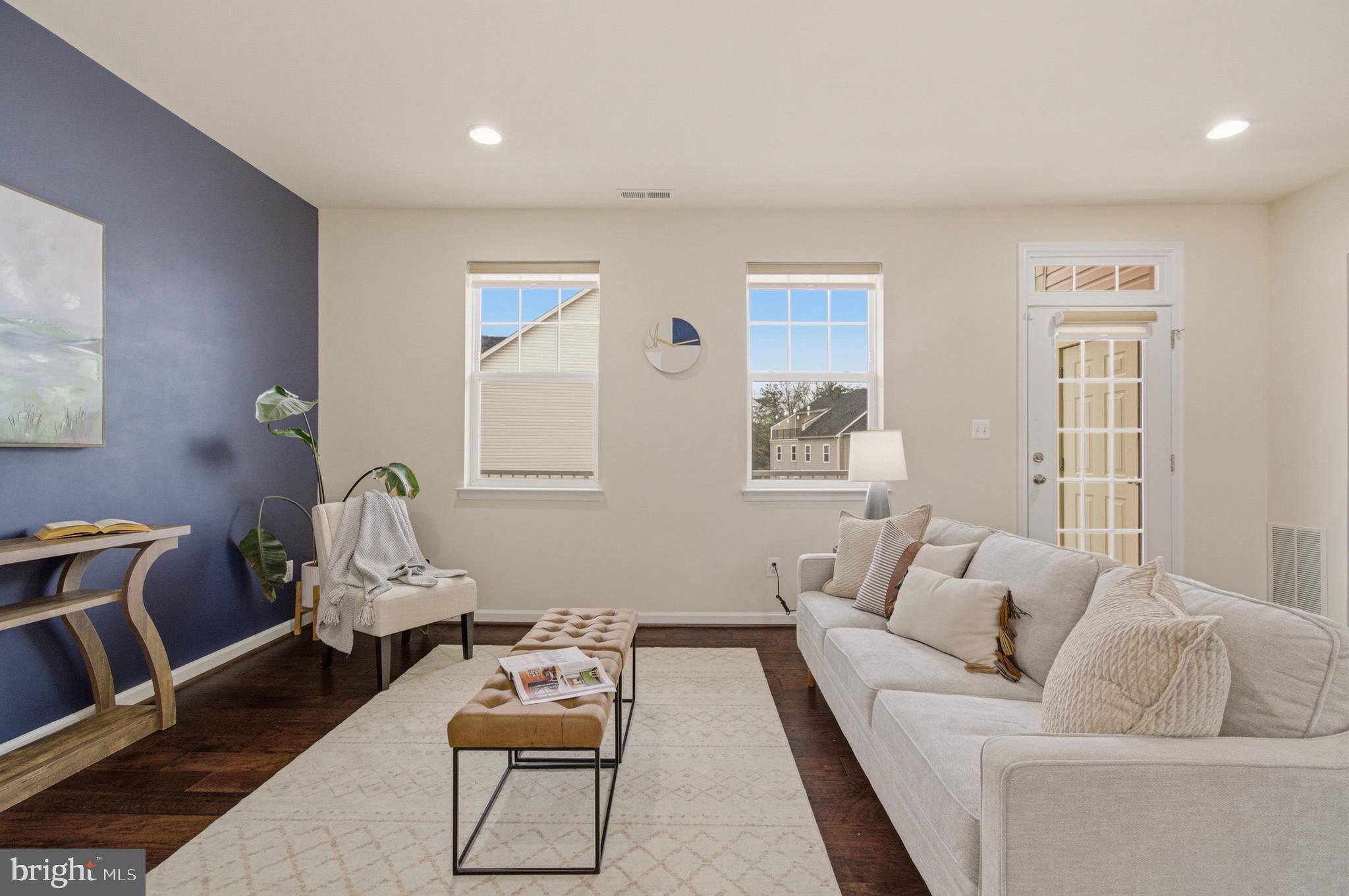 OXFORD SQUARE - Residential