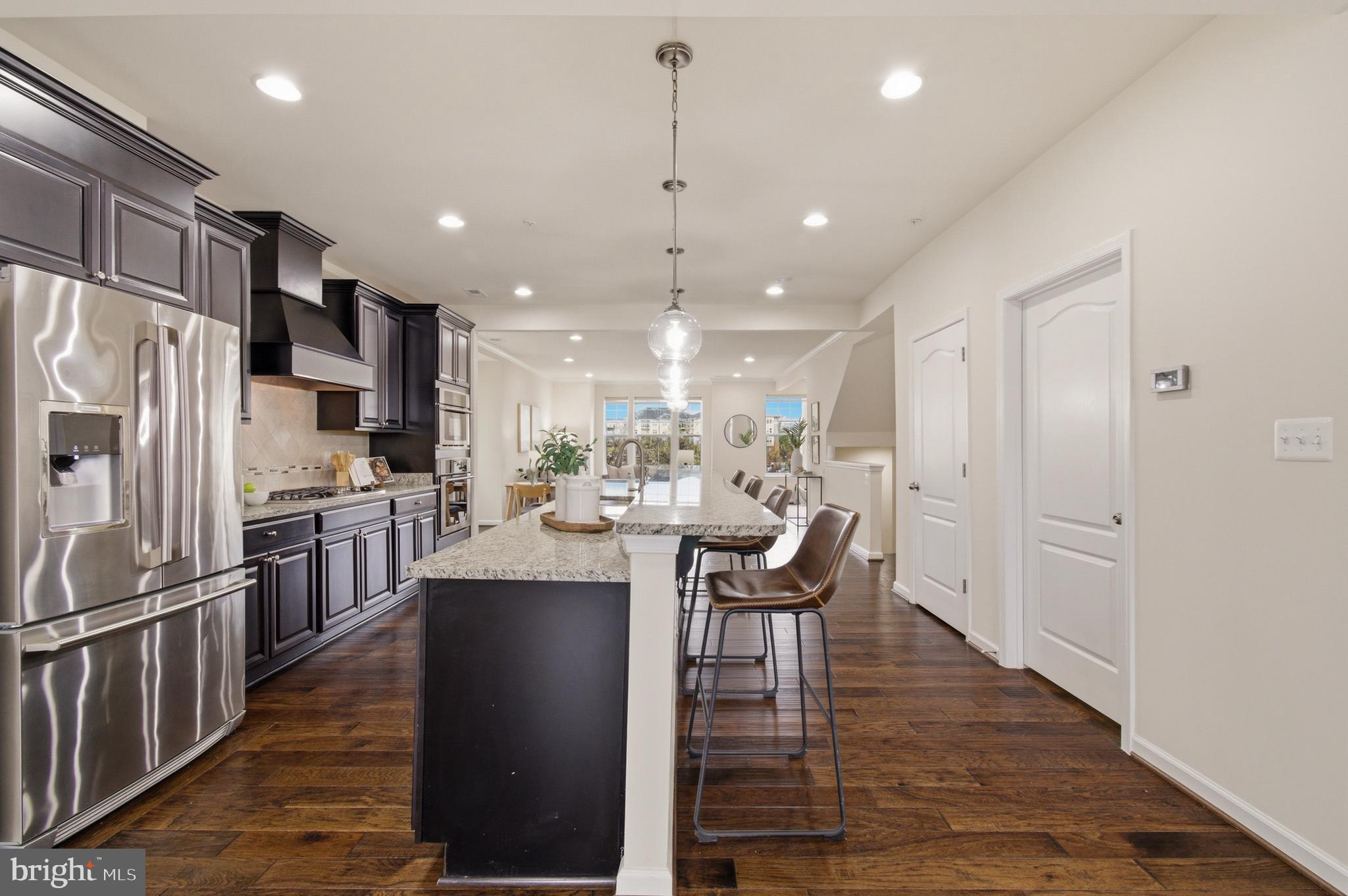 OXFORD SQUARE - Residential