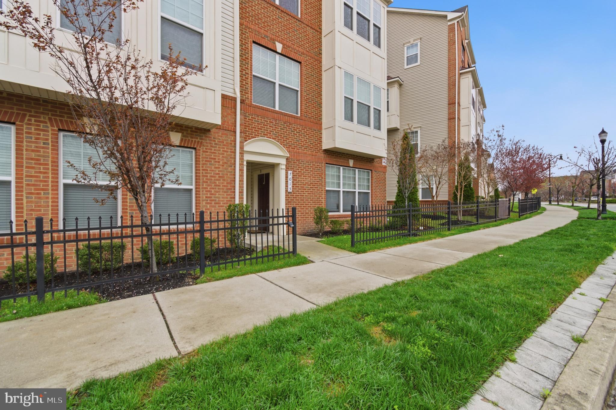 OXFORD SQUARE - Residential