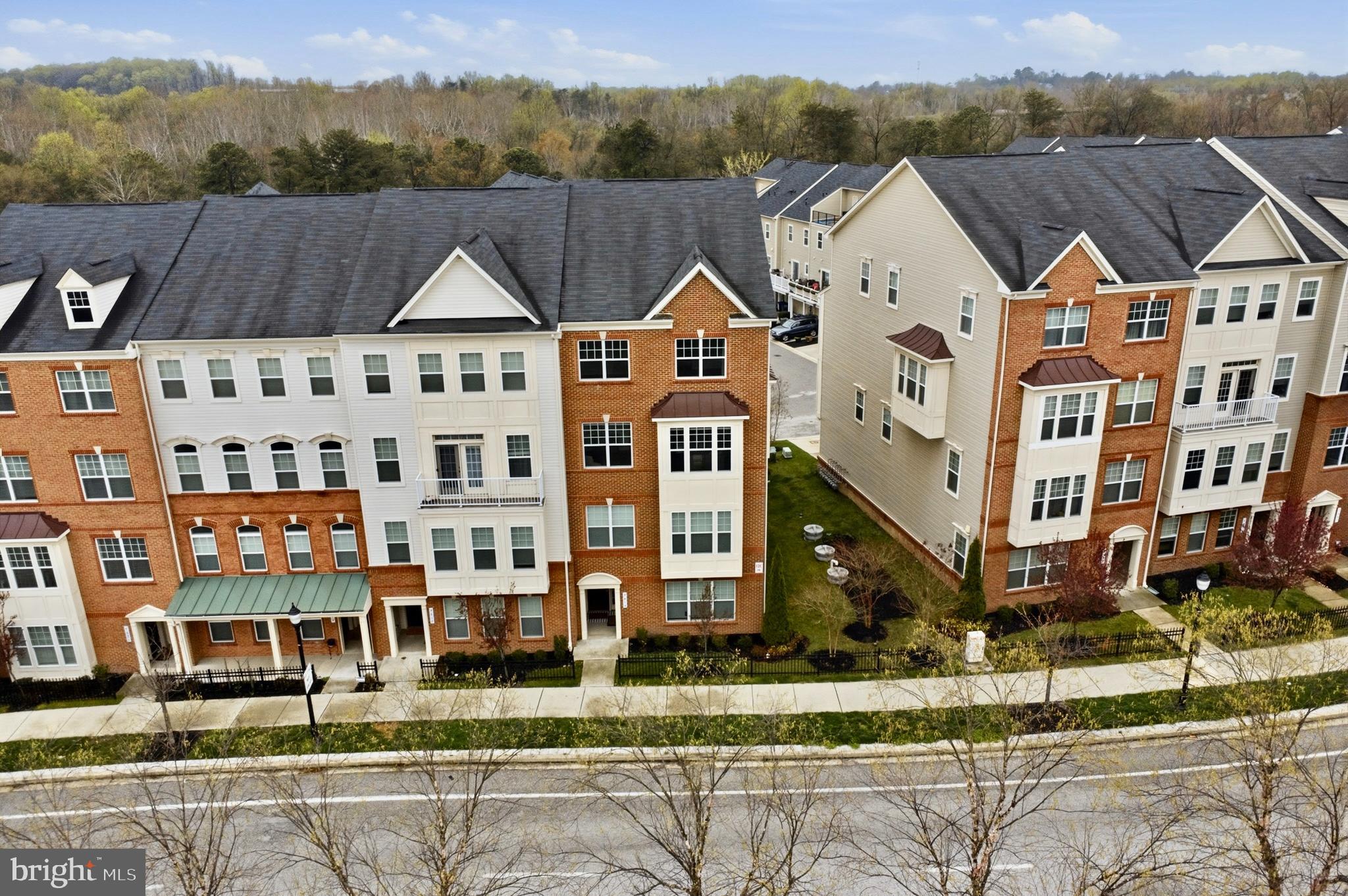 OXFORD SQUARE - Residential