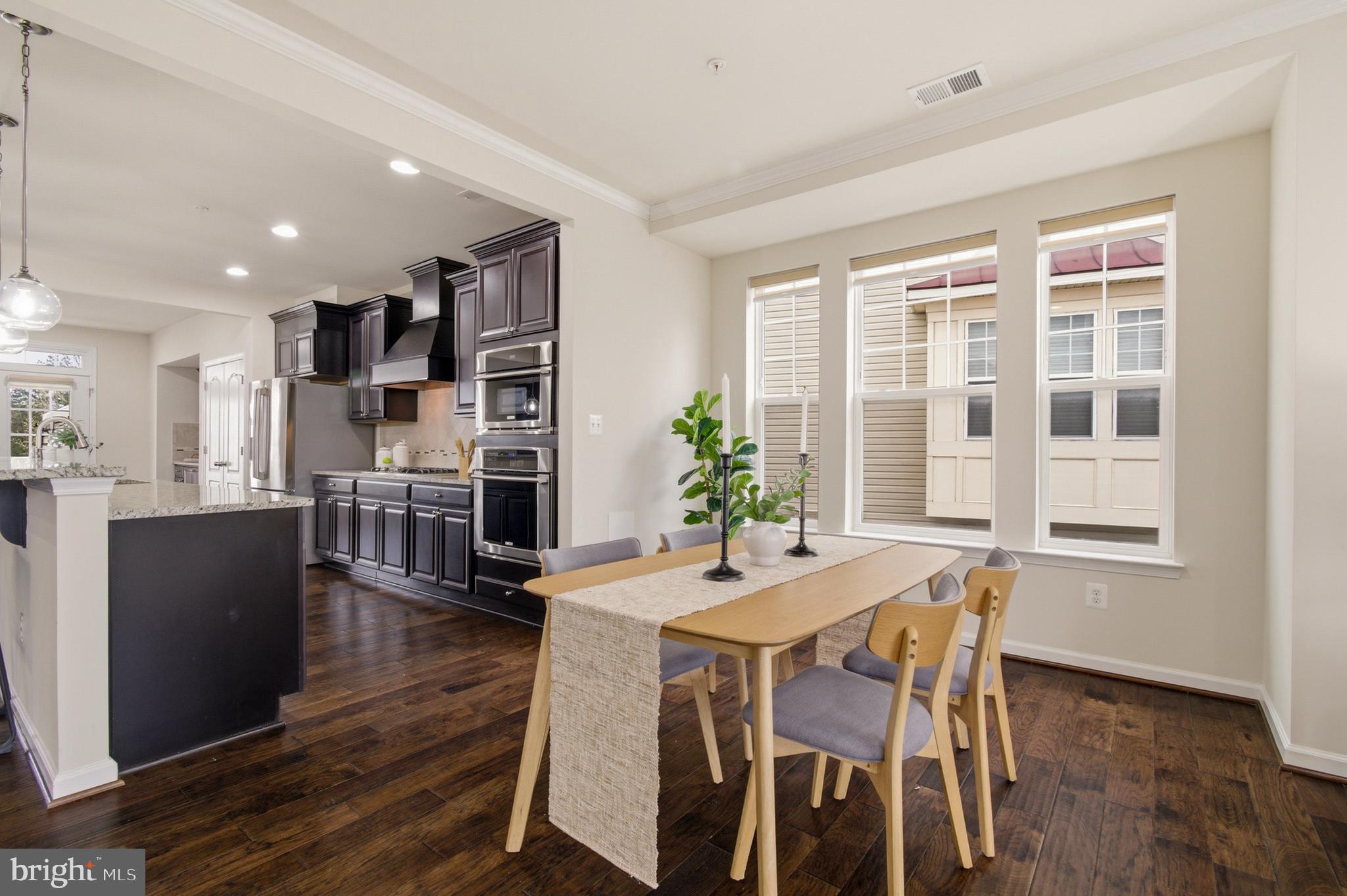 OXFORD SQUARE - Residential