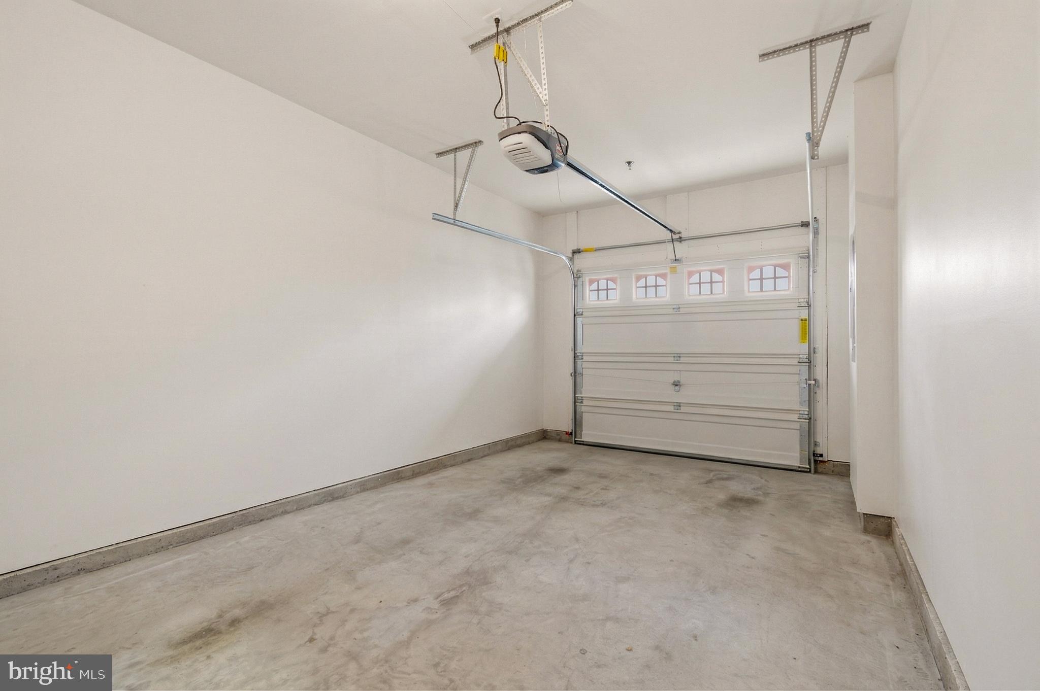 OXFORD SQUARE - Residential