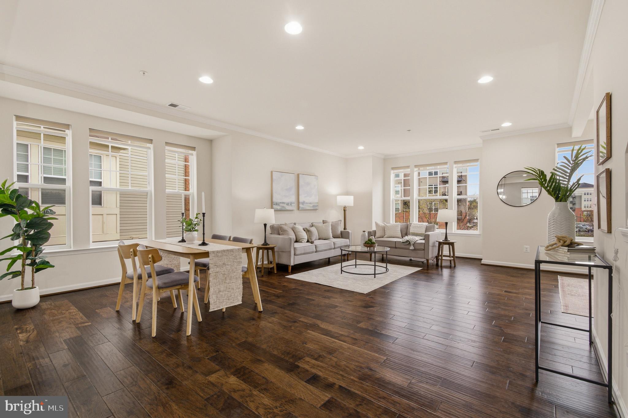 OXFORD SQUARE - Residential