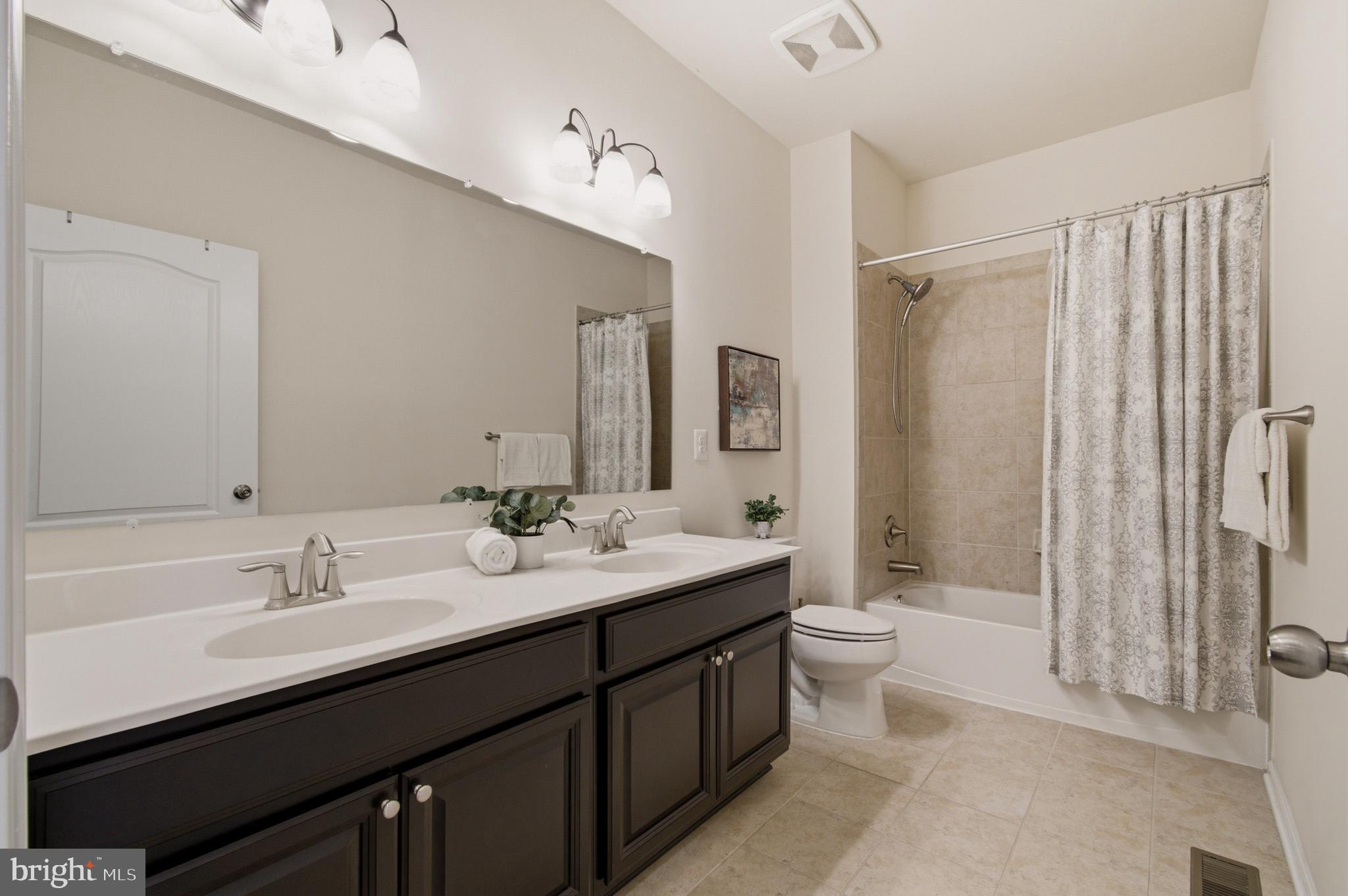 OXFORD SQUARE - Residential