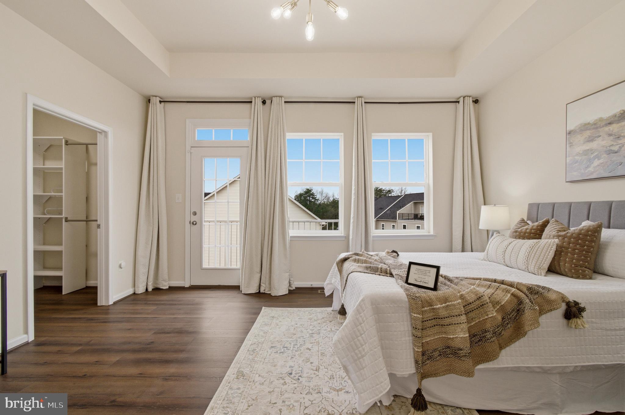 OXFORD SQUARE - Residential