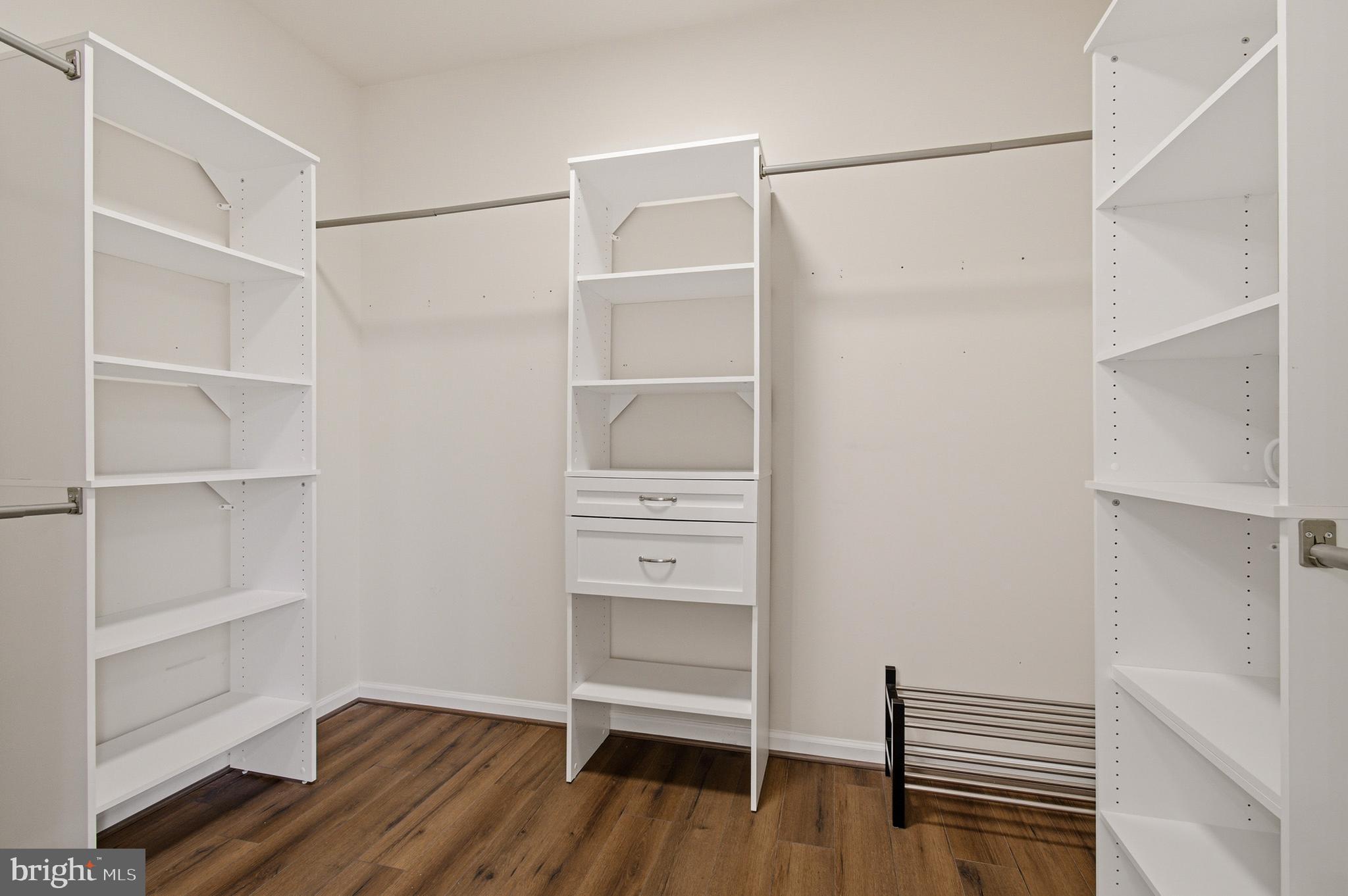 OXFORD SQUARE - Residential