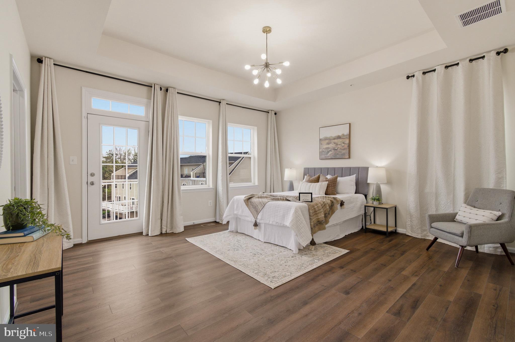 OXFORD SQUARE - Residential