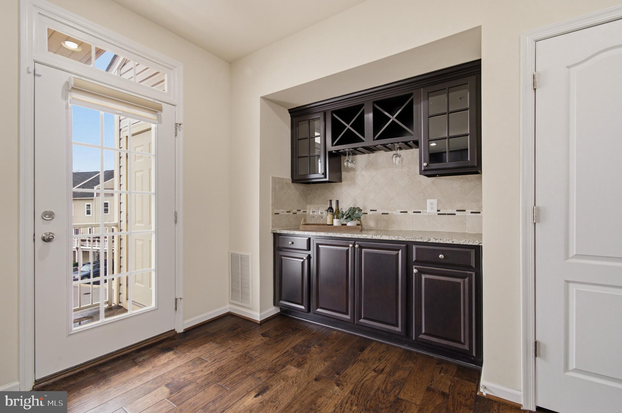 OXFORD SQUARE - Residential