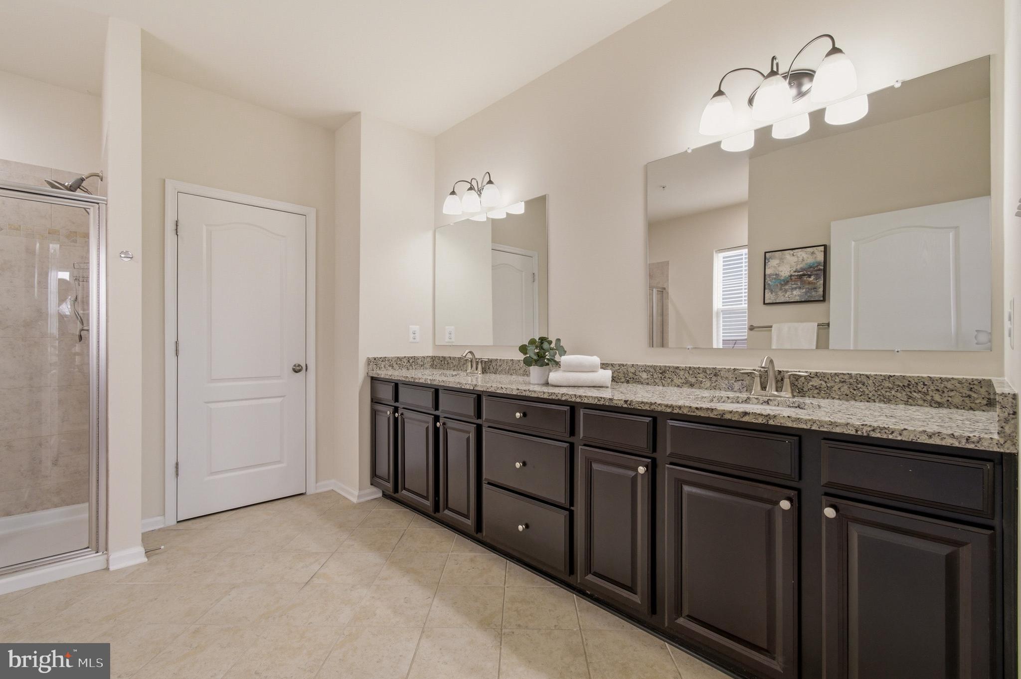 OXFORD SQUARE - Residential