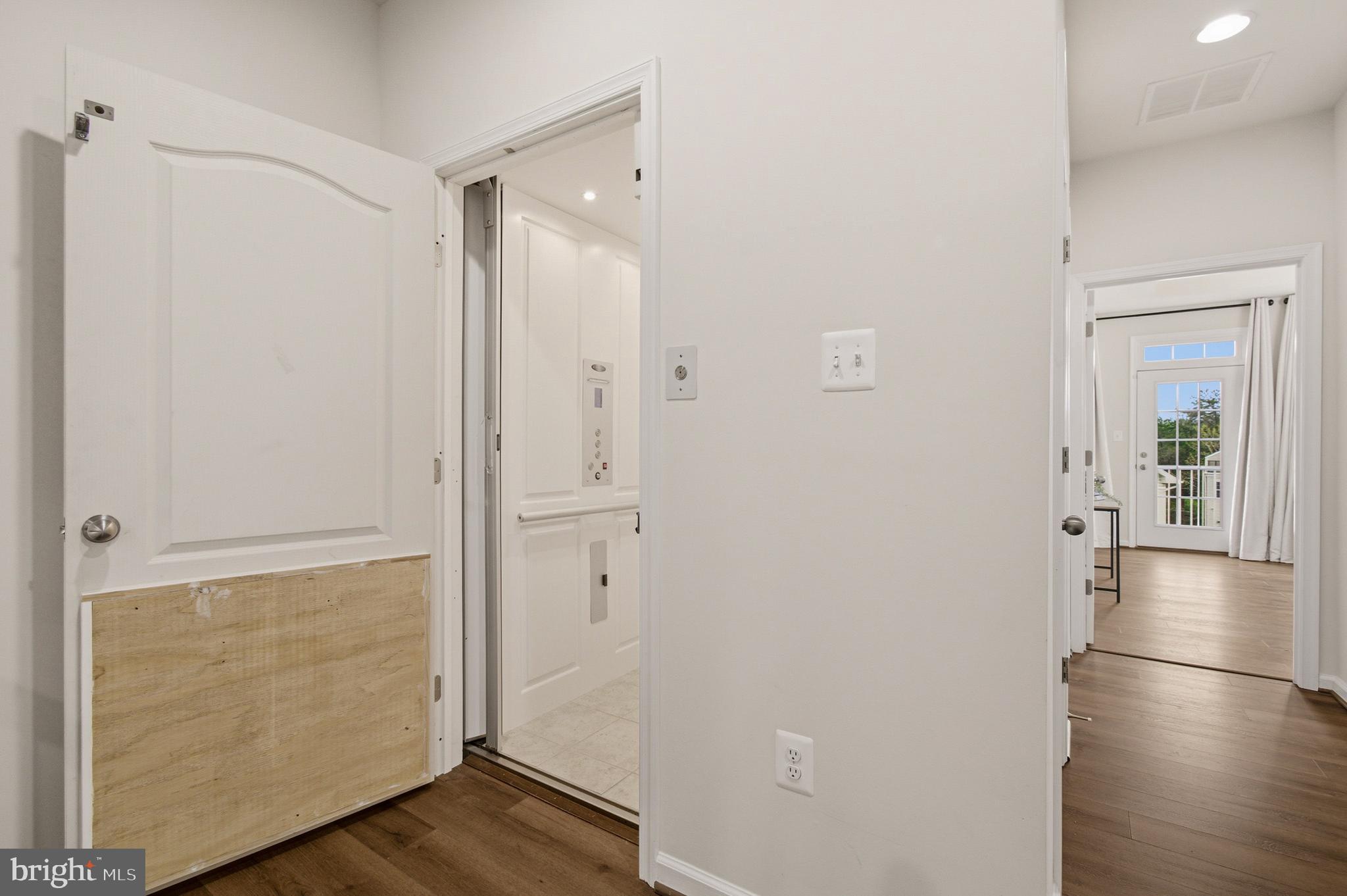 OXFORD SQUARE - Residential