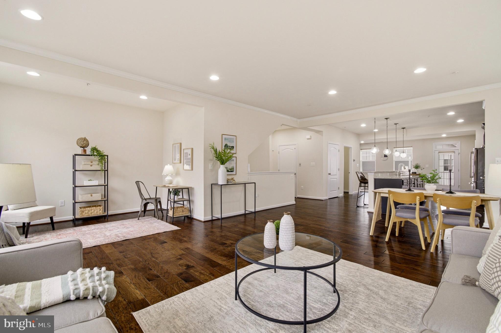 OXFORD SQUARE - Residential