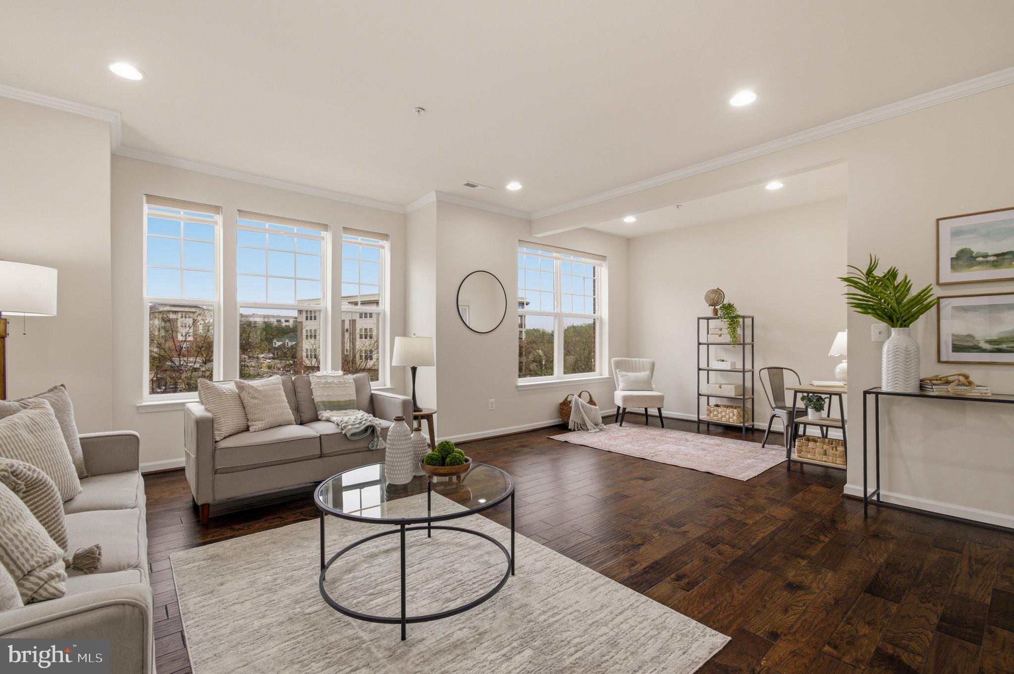 OXFORD SQUARE - Residential