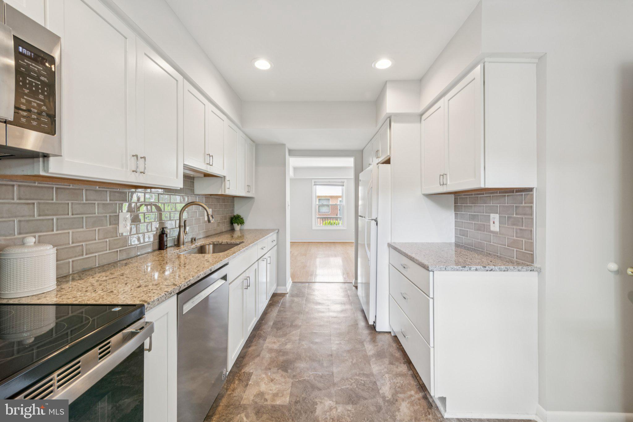 809 FLORAL PLACE NW