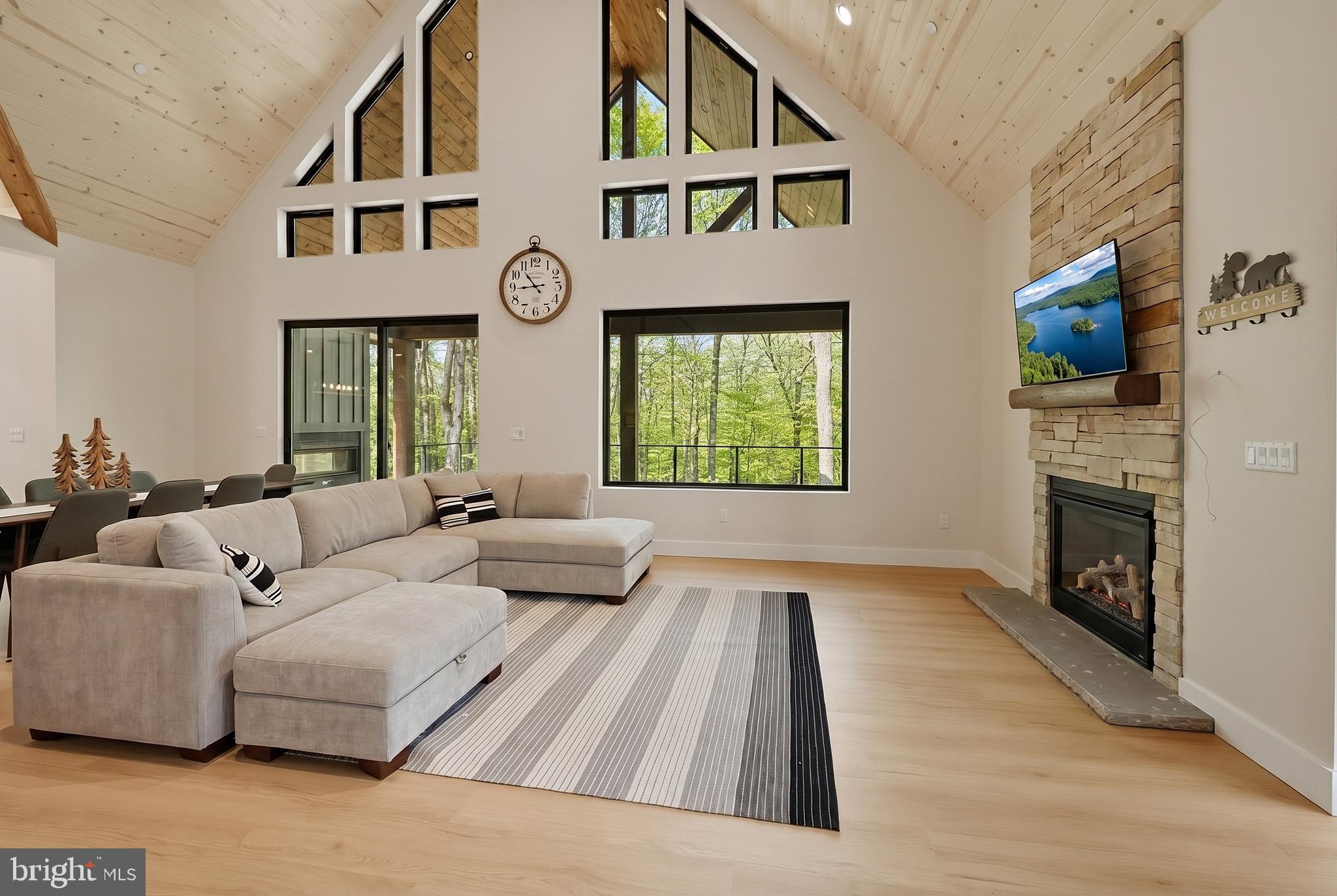 MOUNTAINSIDE - Residential
