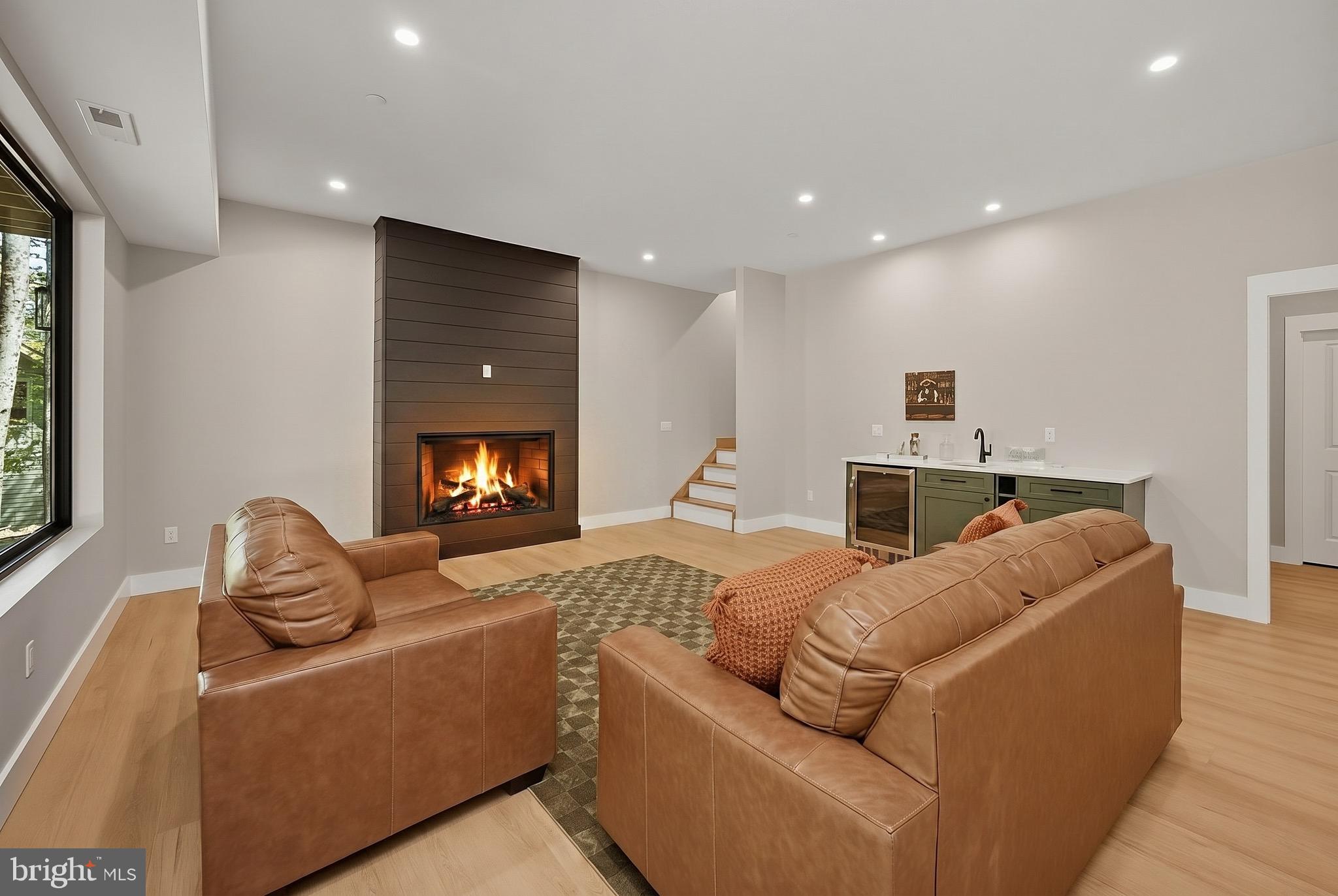 MOUNTAINSIDE - Residential