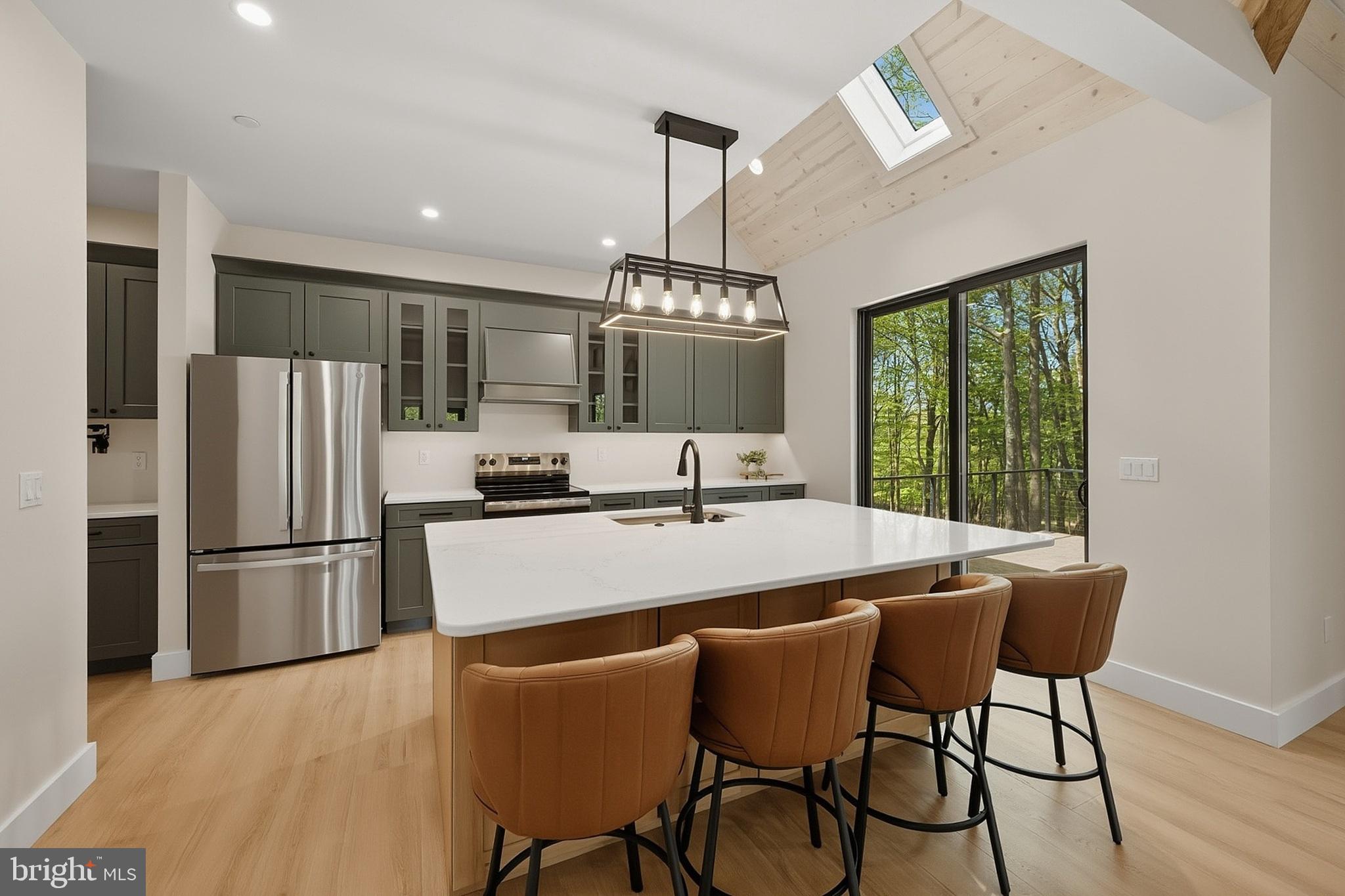 MOUNTAINSIDE - Residential