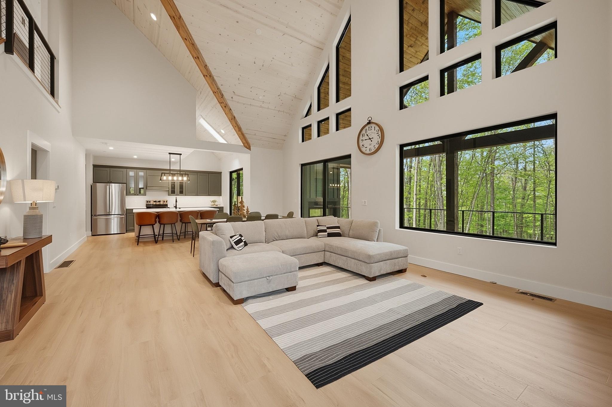 MOUNTAINSIDE - Residential