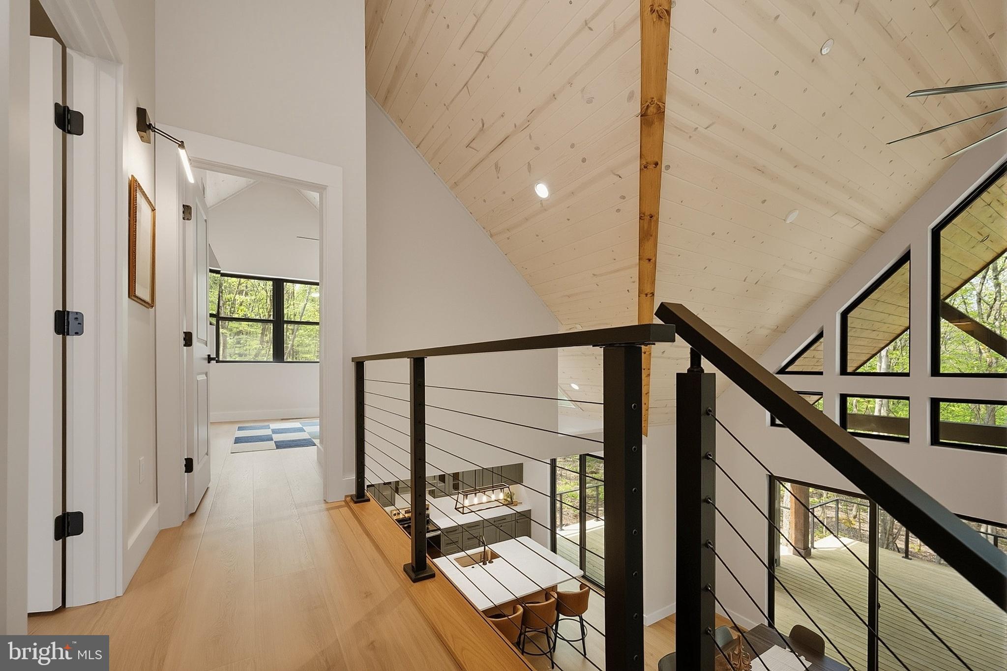 MOUNTAINSIDE - Residential
