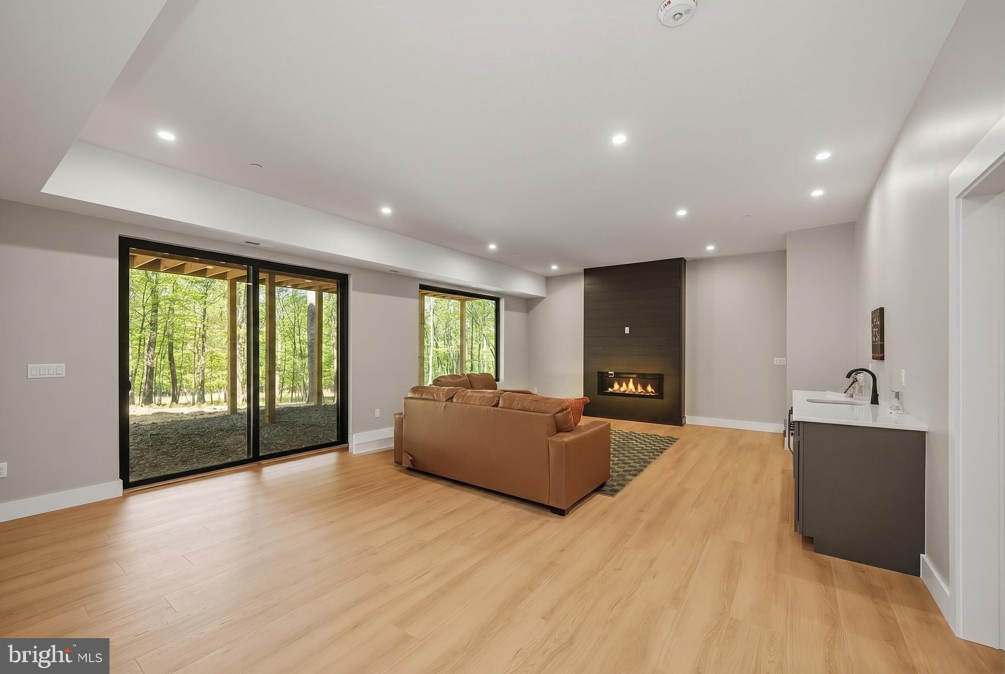 MOUNTAINSIDE - Residential