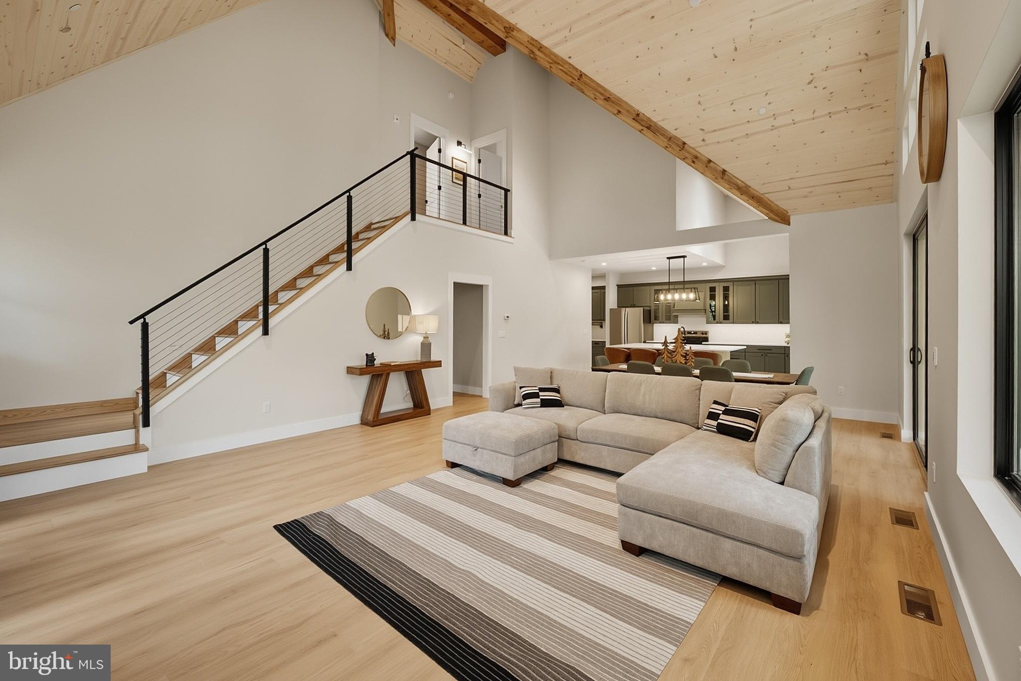 MOUNTAINSIDE - Residential