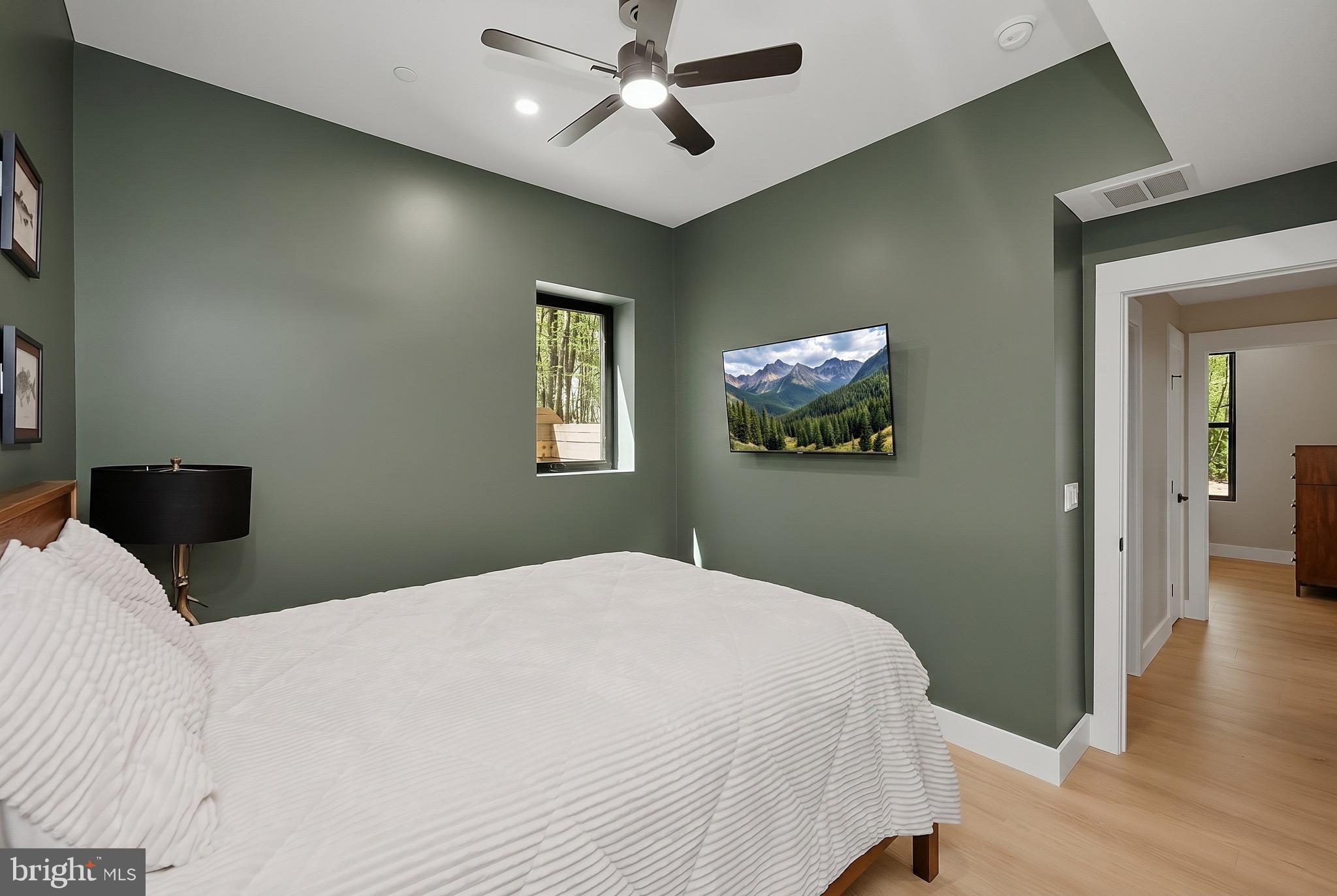 MOUNTAINSIDE - Residential