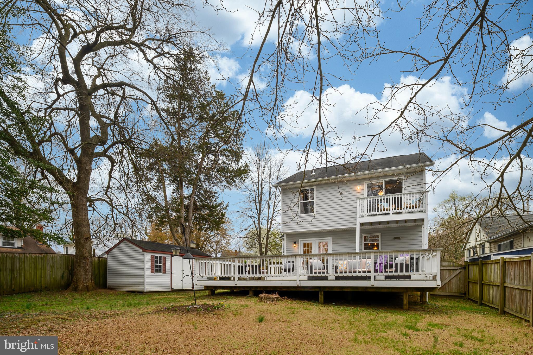 SELBY ON THE BAY - Residential