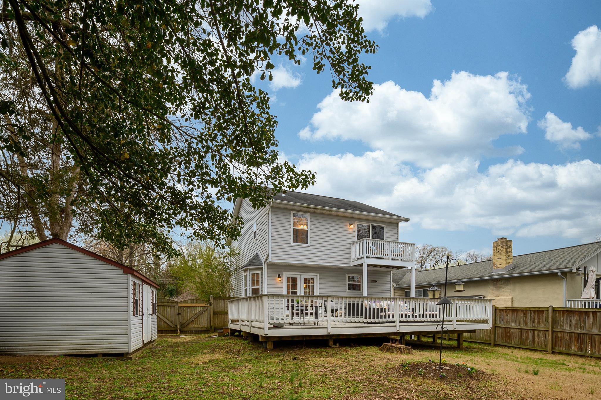 SELBY ON THE BAY - Residential