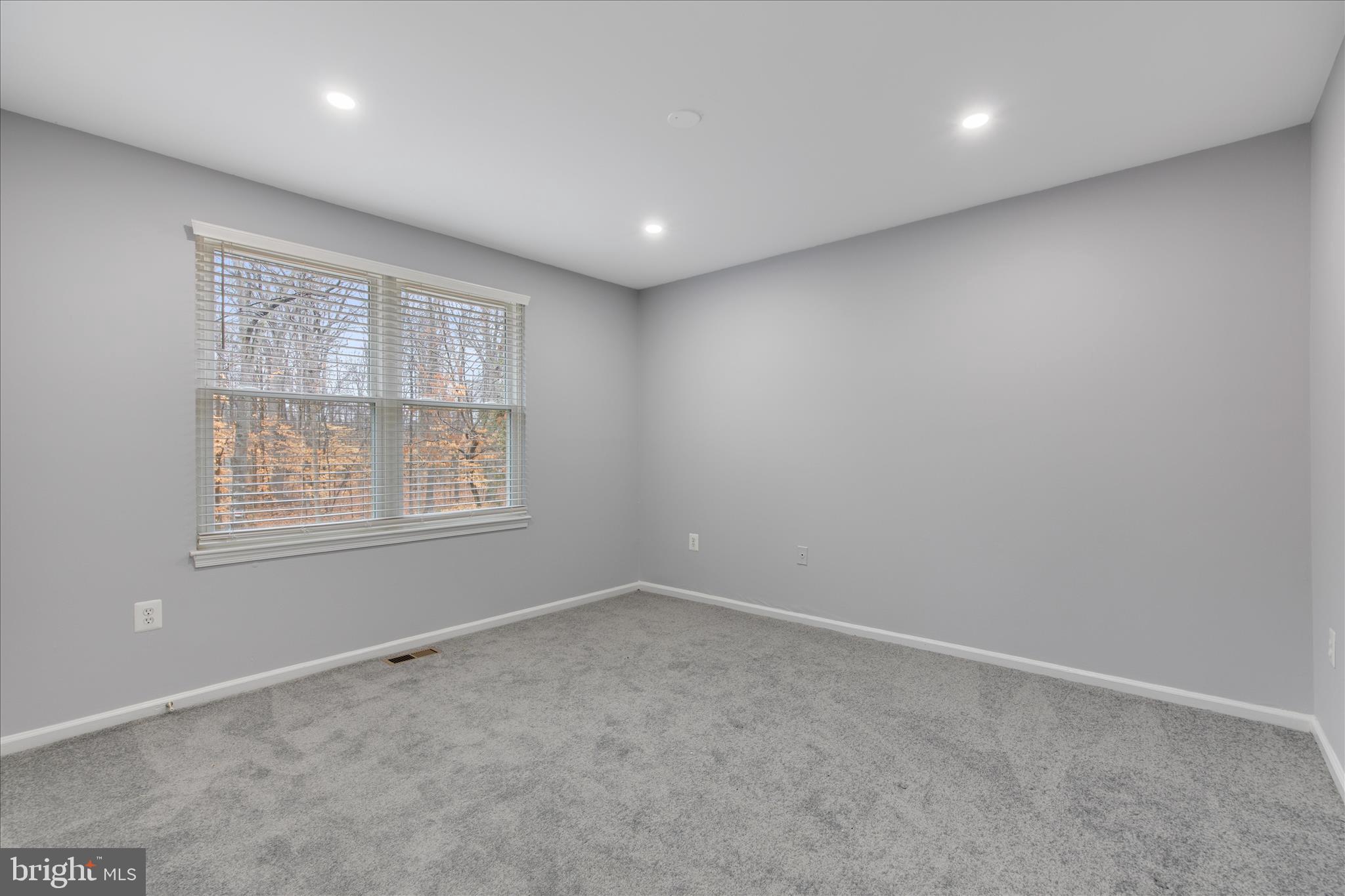 FOX RUN ESTATES - Residential