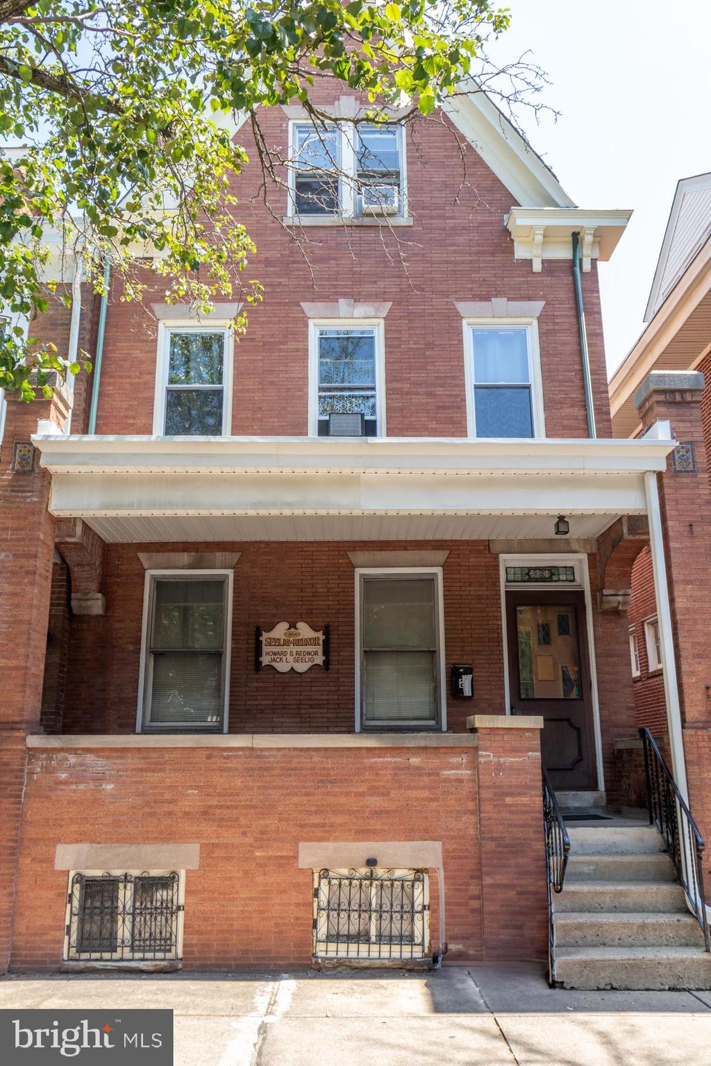 984 S BROAD STREET