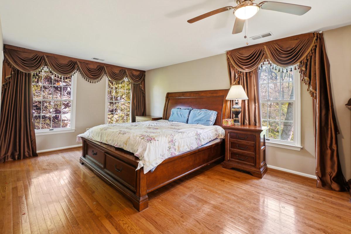 VALLEY MEADE - Residential