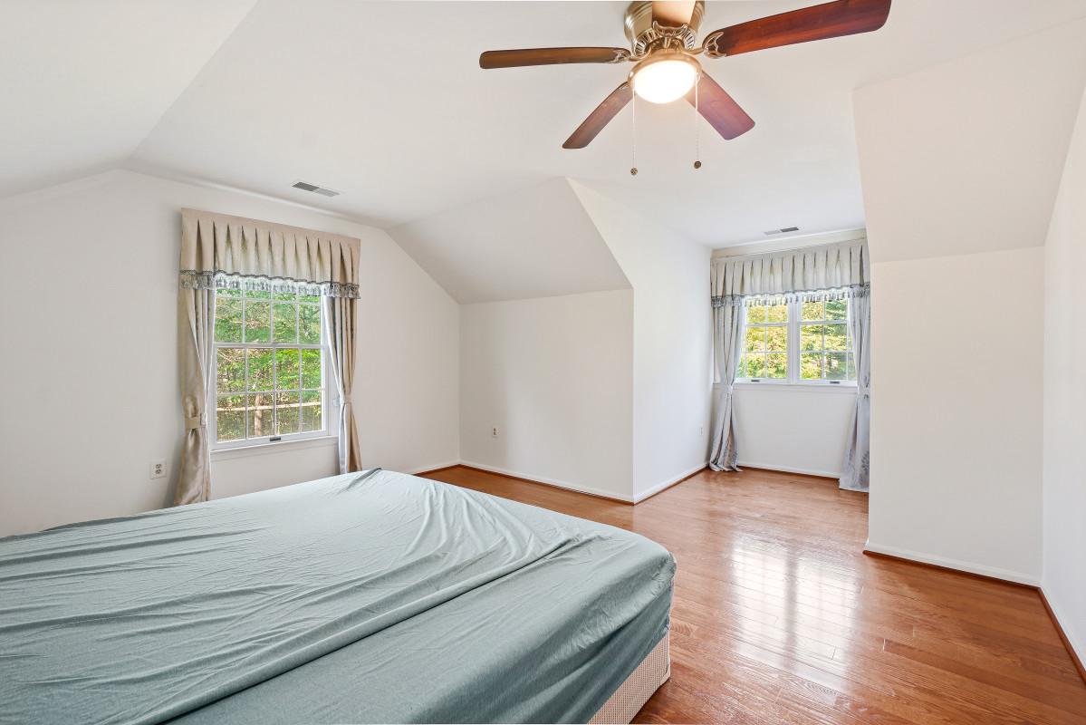 VALLEY MEADE - Residential