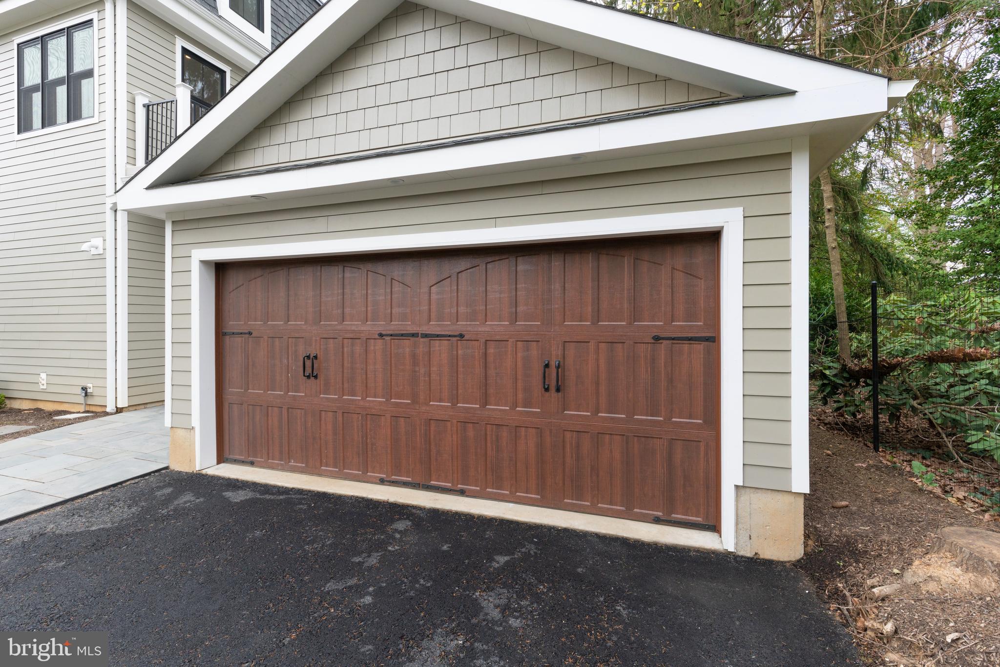 CHESTNUT HILL - Residential