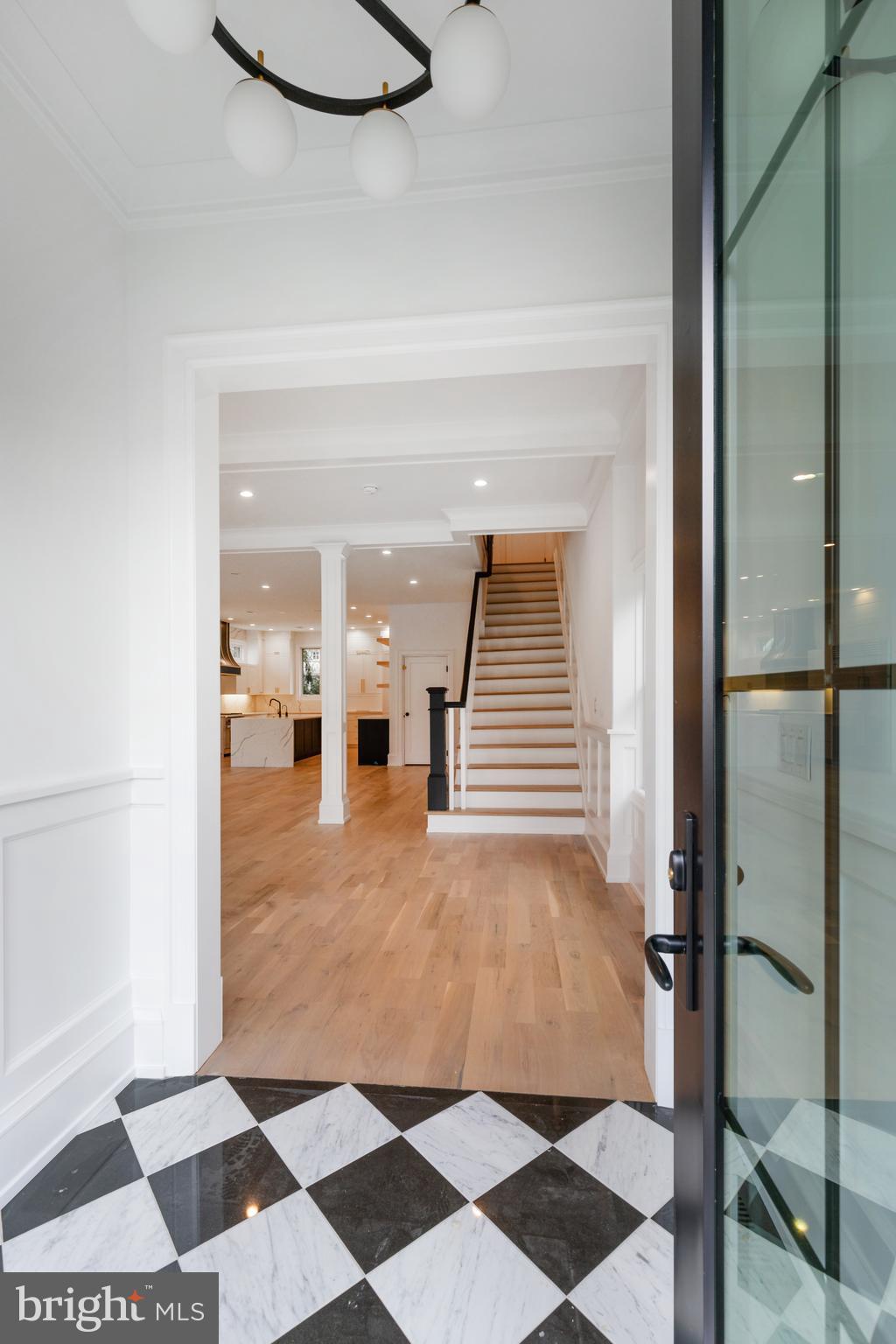 CHESTNUT HILL - Residential