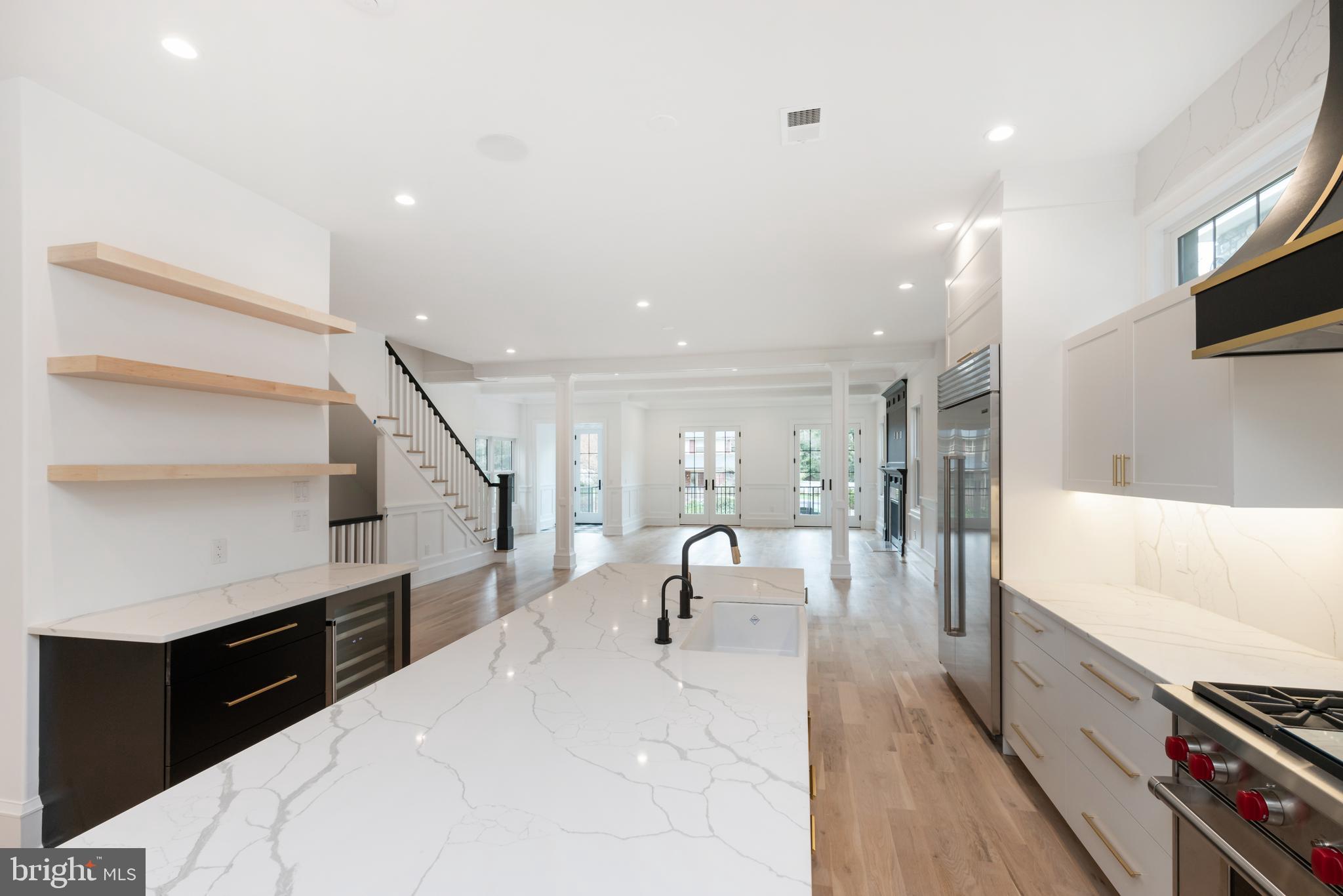 CHESTNUT HILL - Residential