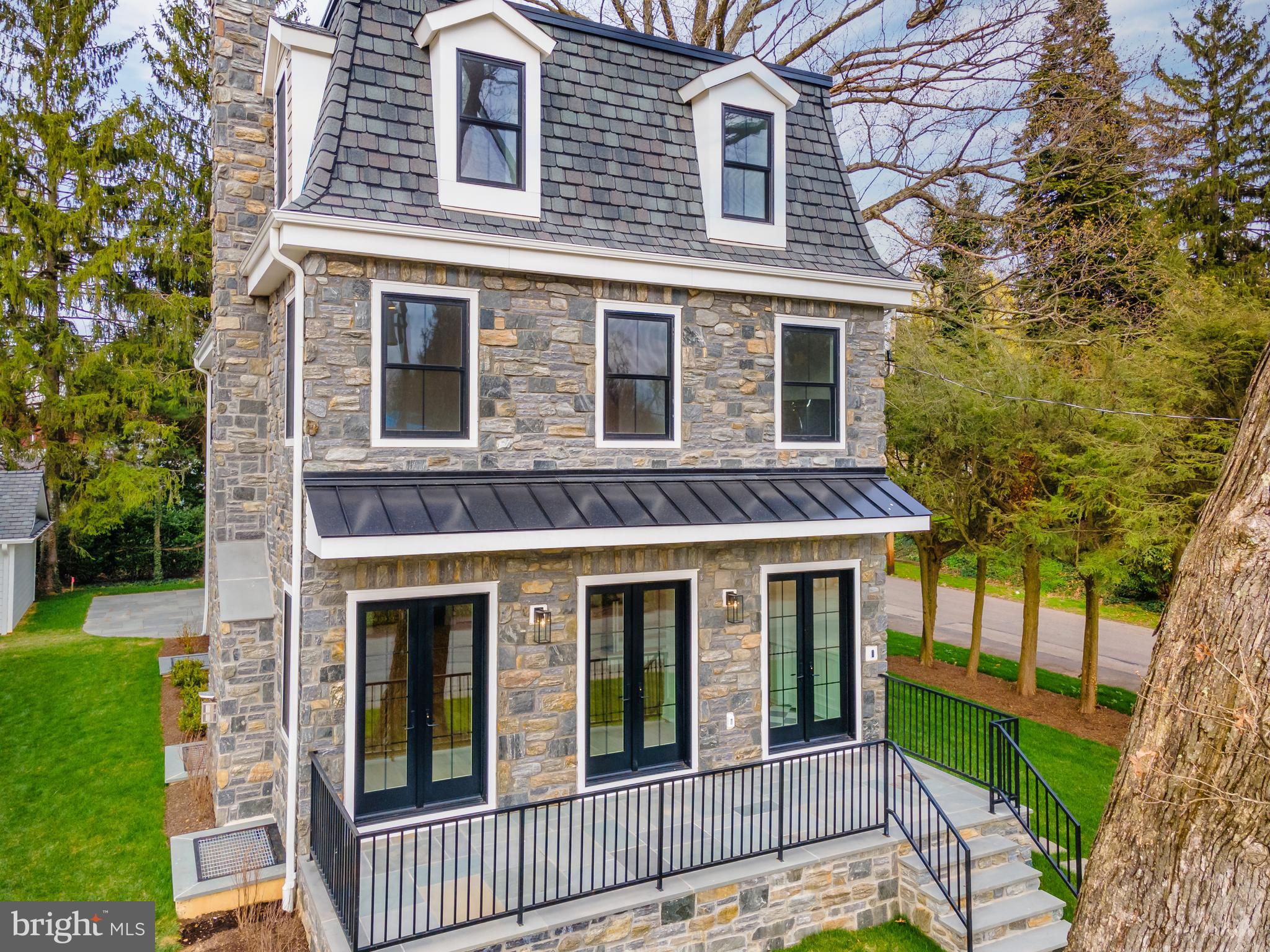 CHESTNUT HILL - Residential