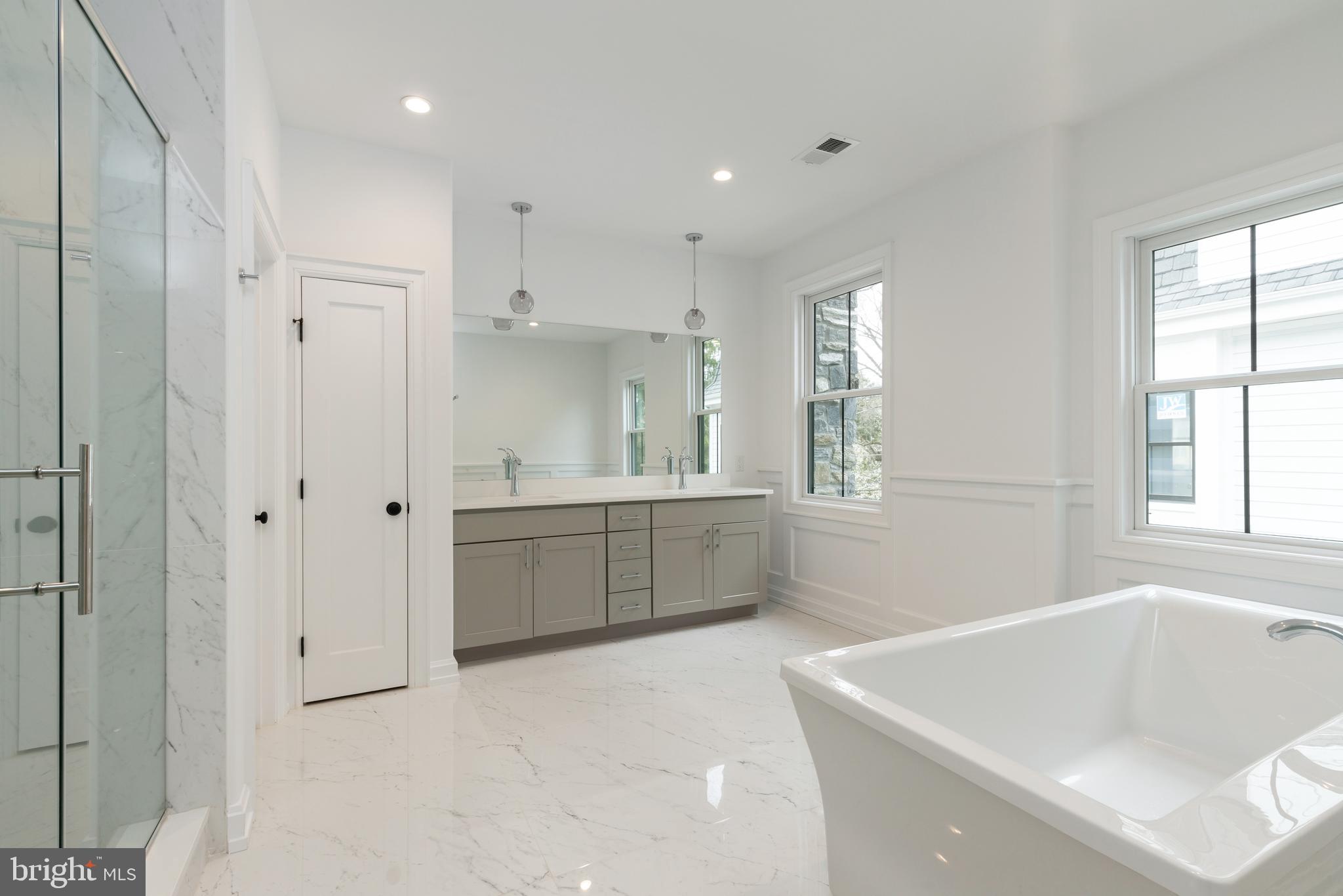 CHESTNUT HILL - Residential