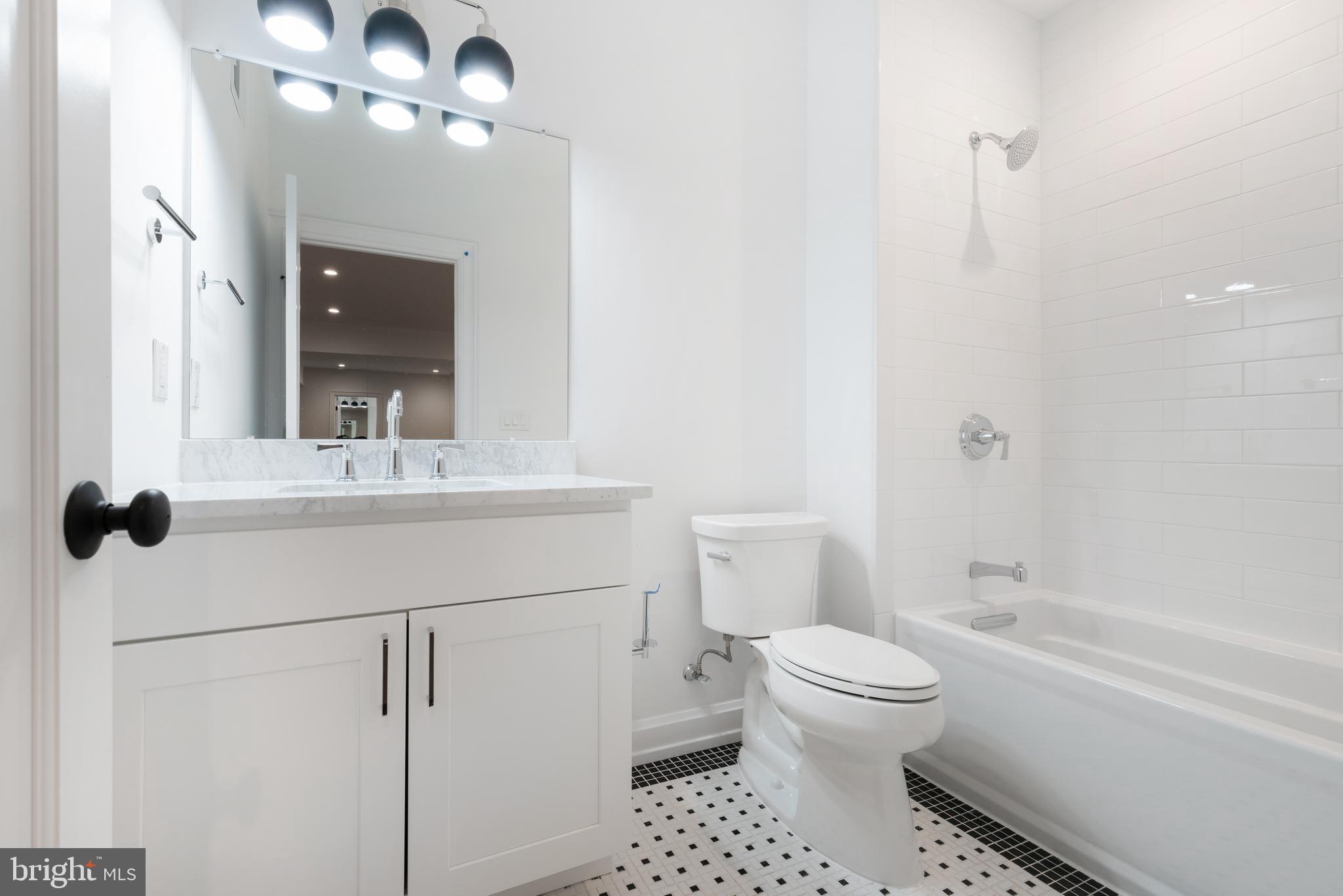 CHESTNUT HILL - Residential