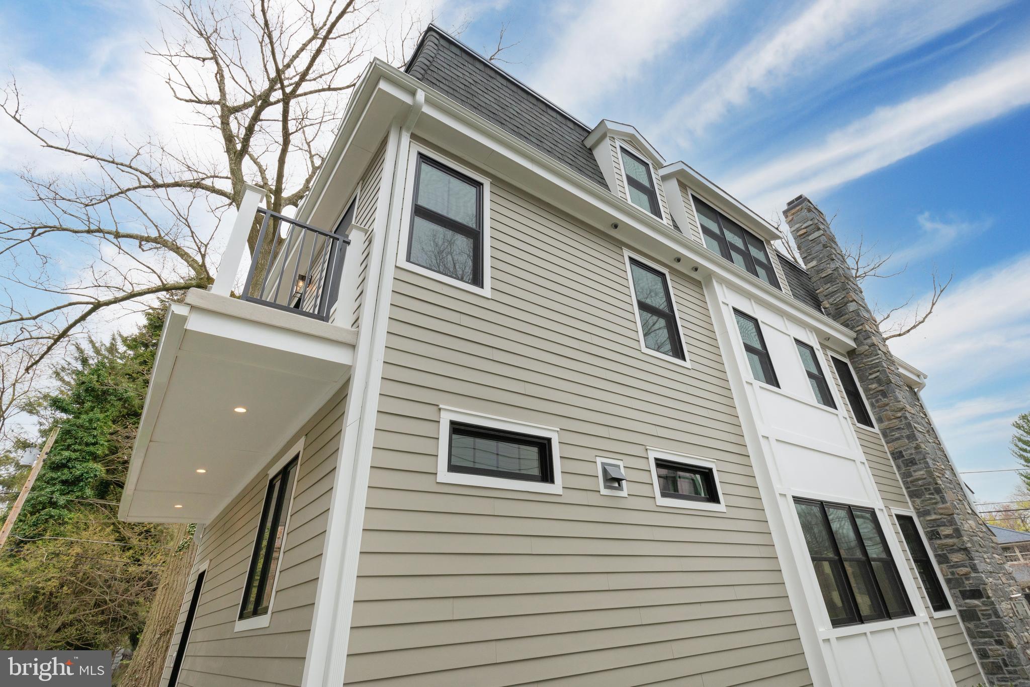 CHESTNUT HILL - Residential